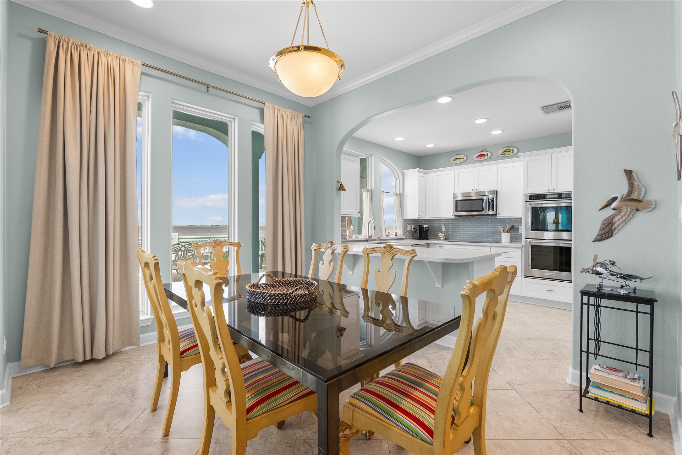 143 Isles End Road, Tiki Island, TX 77554