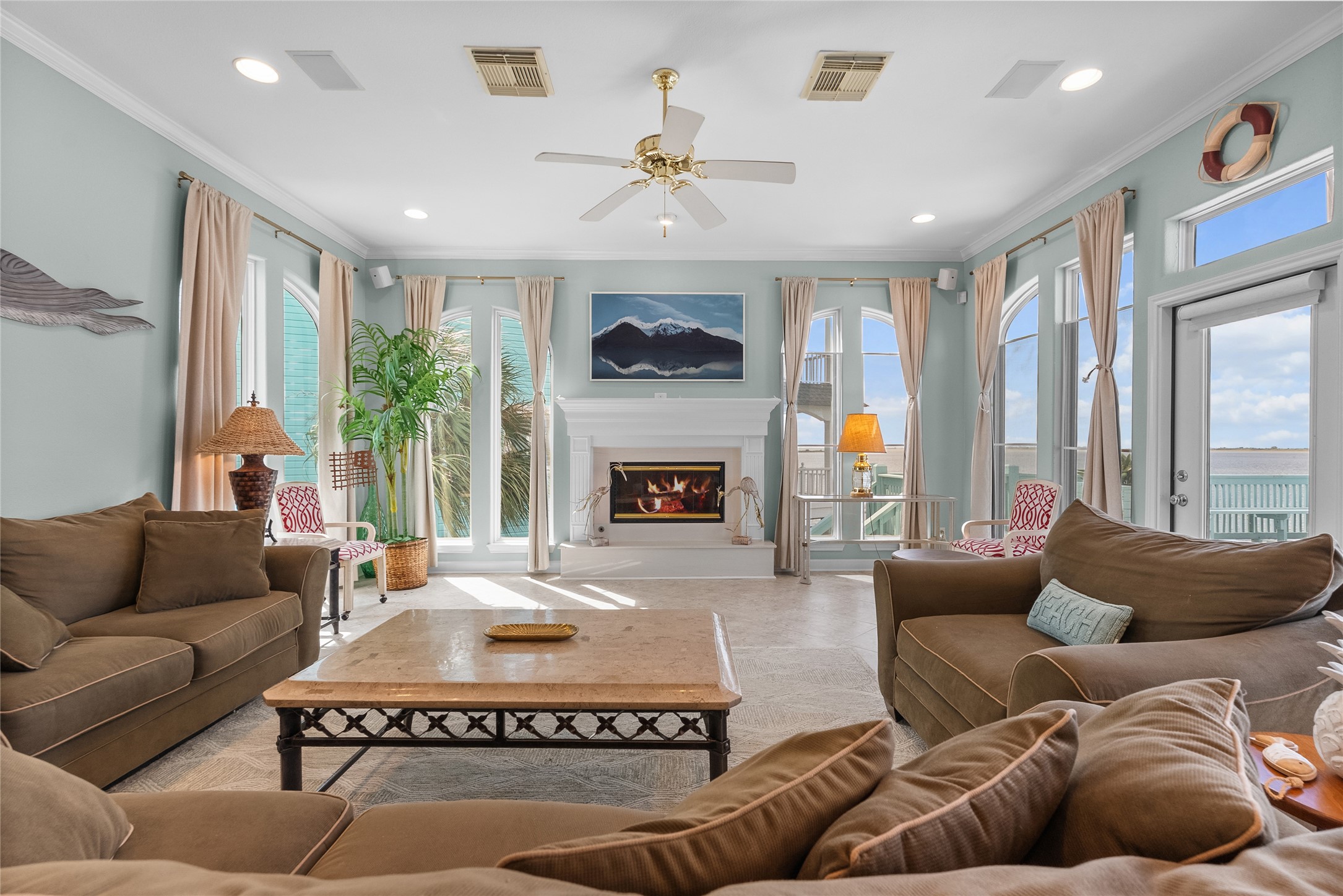 143 Isles End Road, Tiki Island, TX 77554