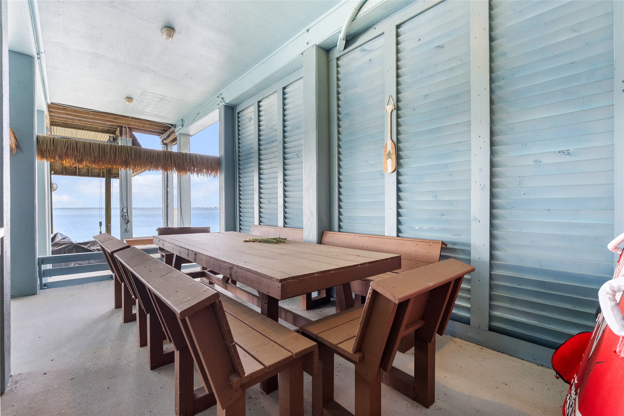 143 Isles End Road, Tiki Island, TX 77554