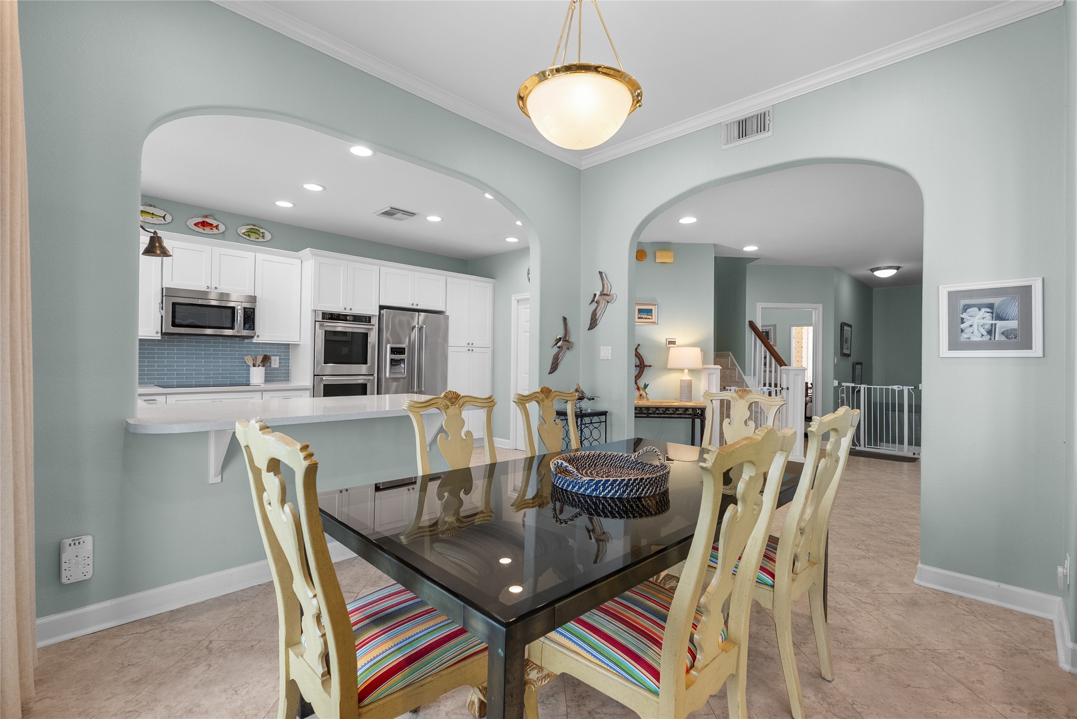 143 Isles End Road, Tiki Island, TX 77554