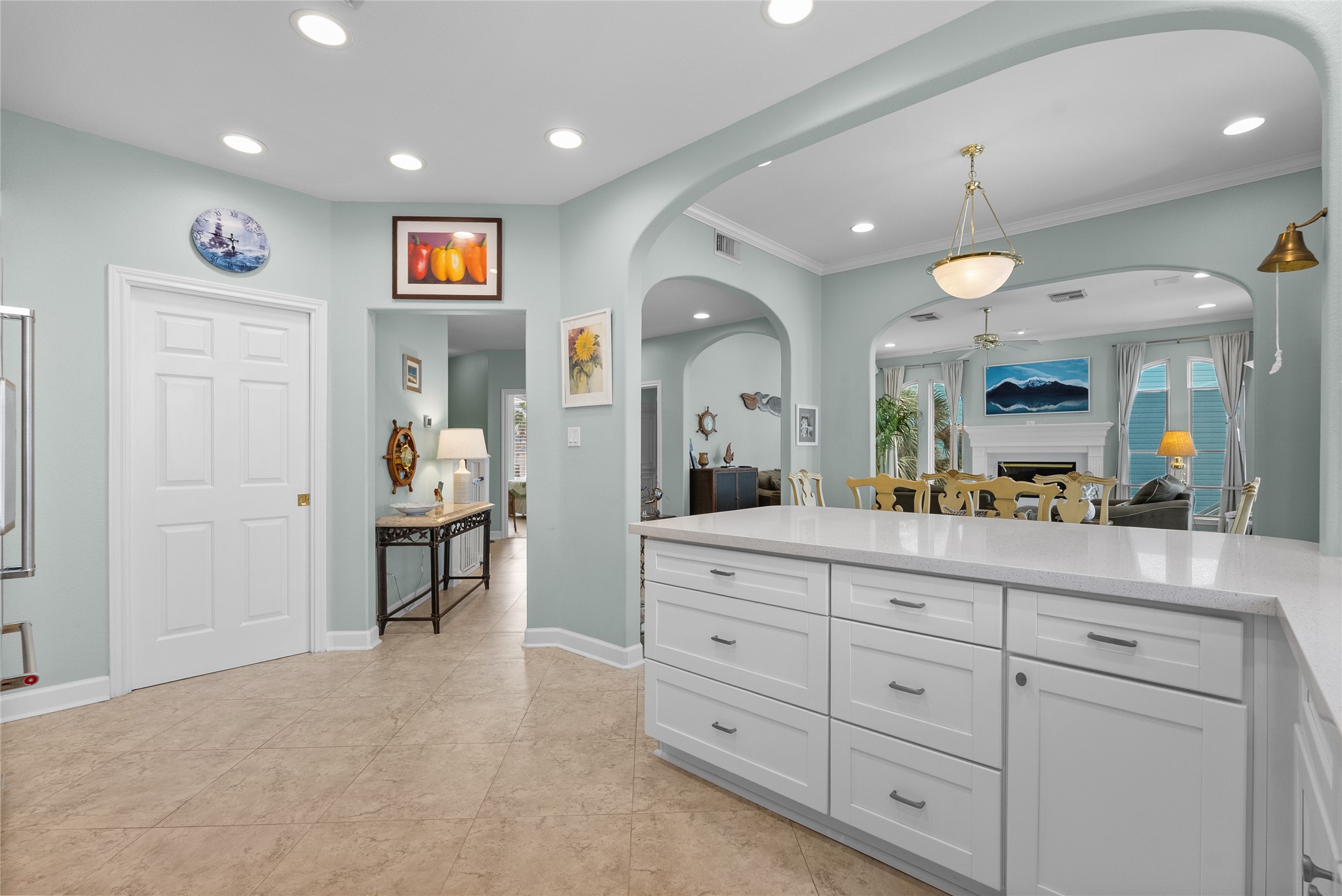 143 Isles End Road, Tiki Island, TX 77554