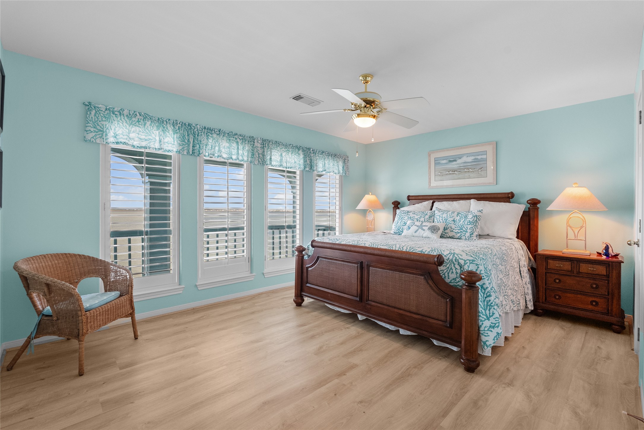 143 Isles End Road, Tiki Island, TX 77554