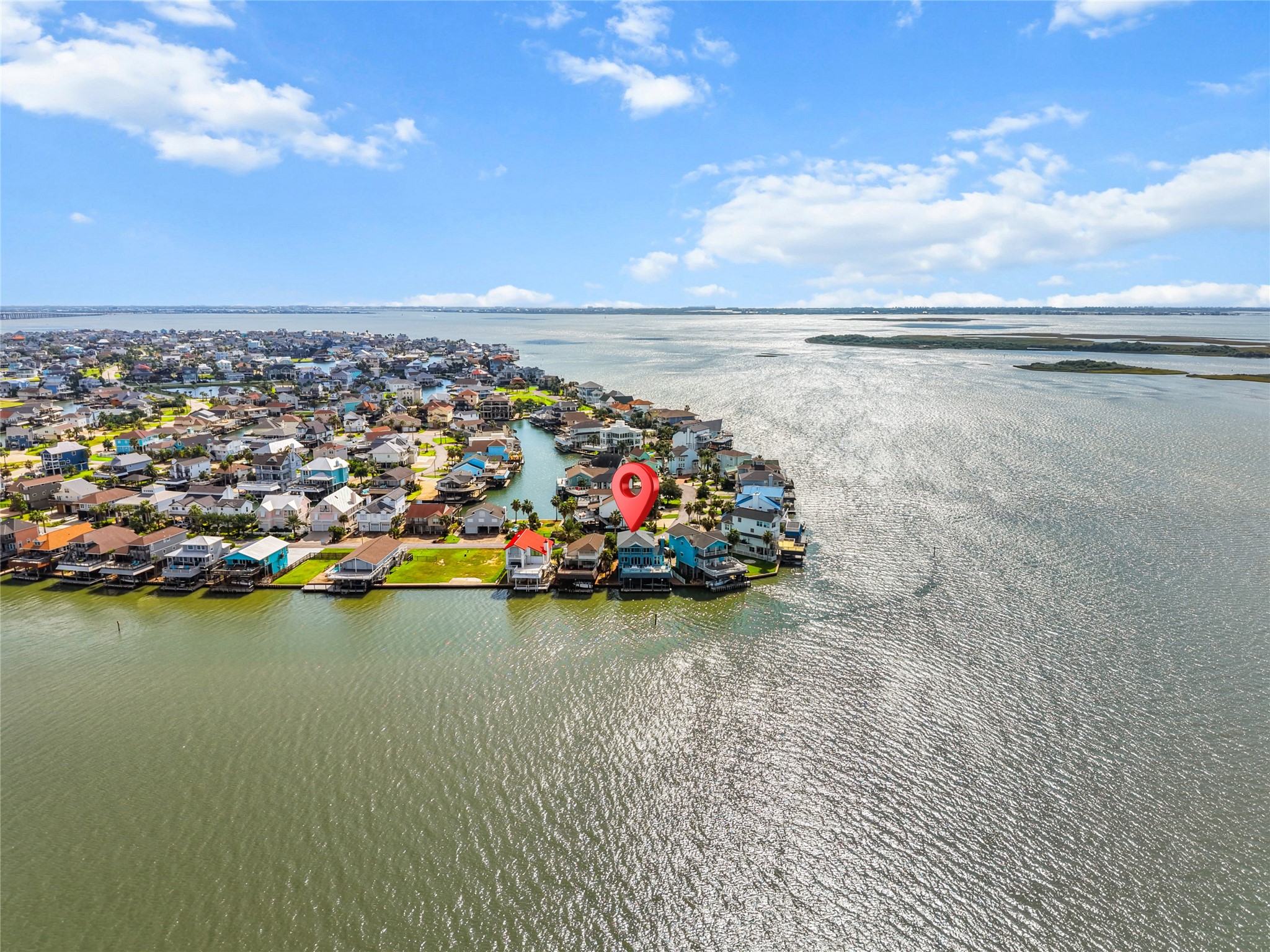 143 Isles End Road, Tiki Island, TX 77554