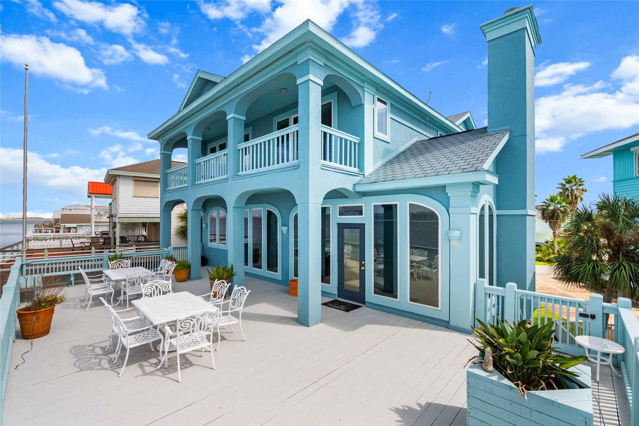 143 Isles End Road, Tiki Island, TX 77554