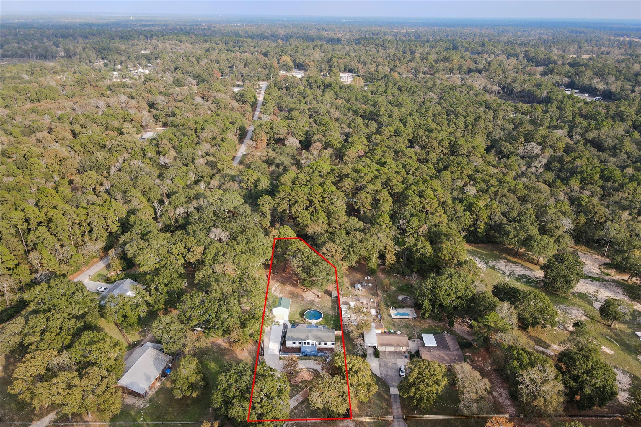 Outside of city limits, but only 6 minutes from Historic downtown Montgomery