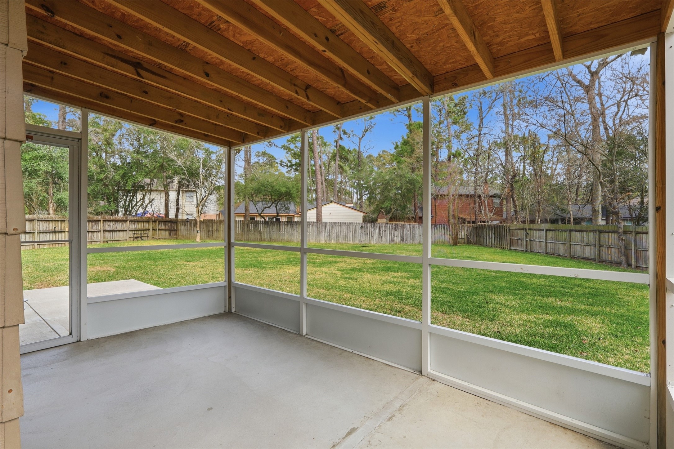This screened in patio is great for entertaining guests, or having a nice meal out doors!