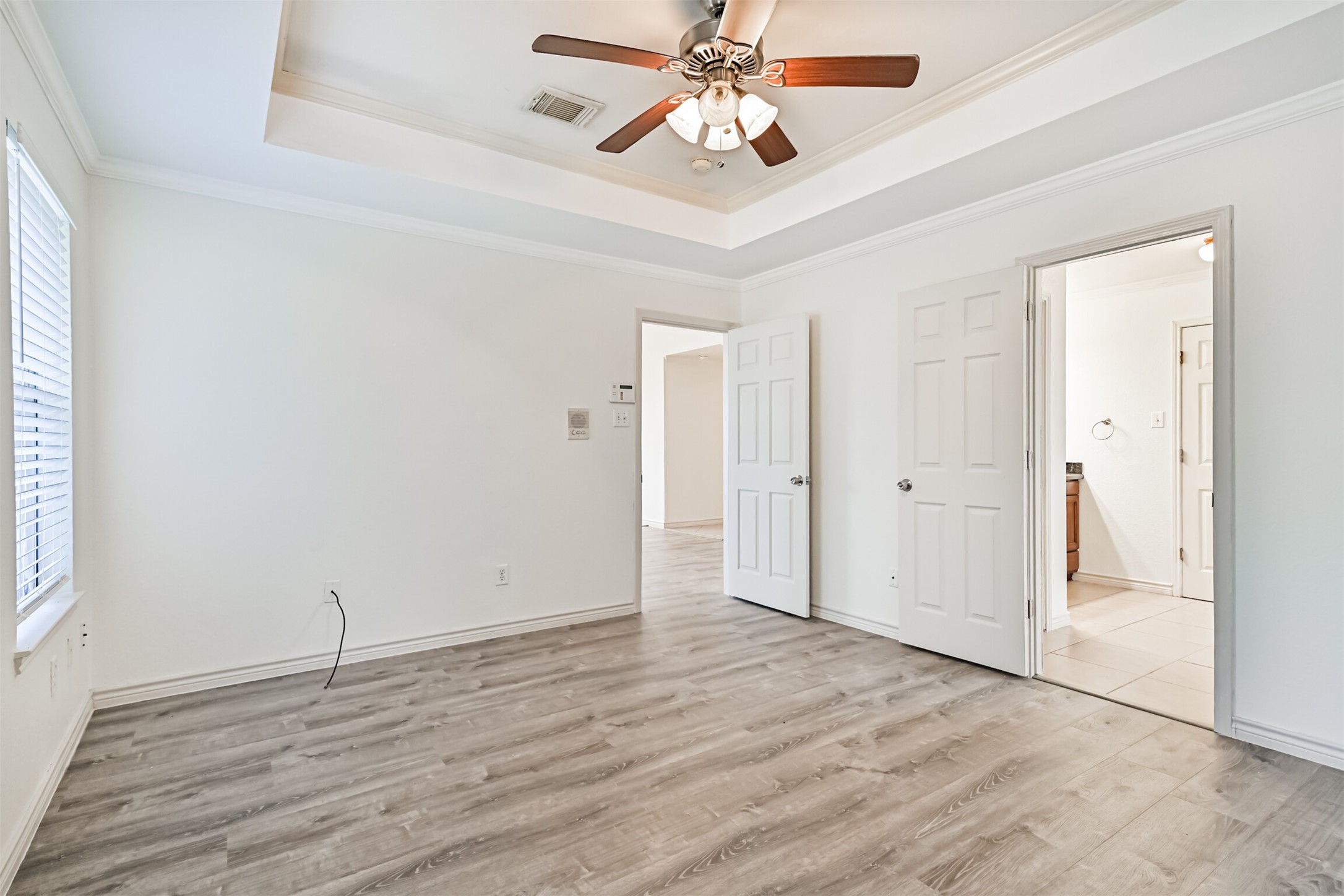 914 Chase Creek Circle, Bacliff, TX 77518
