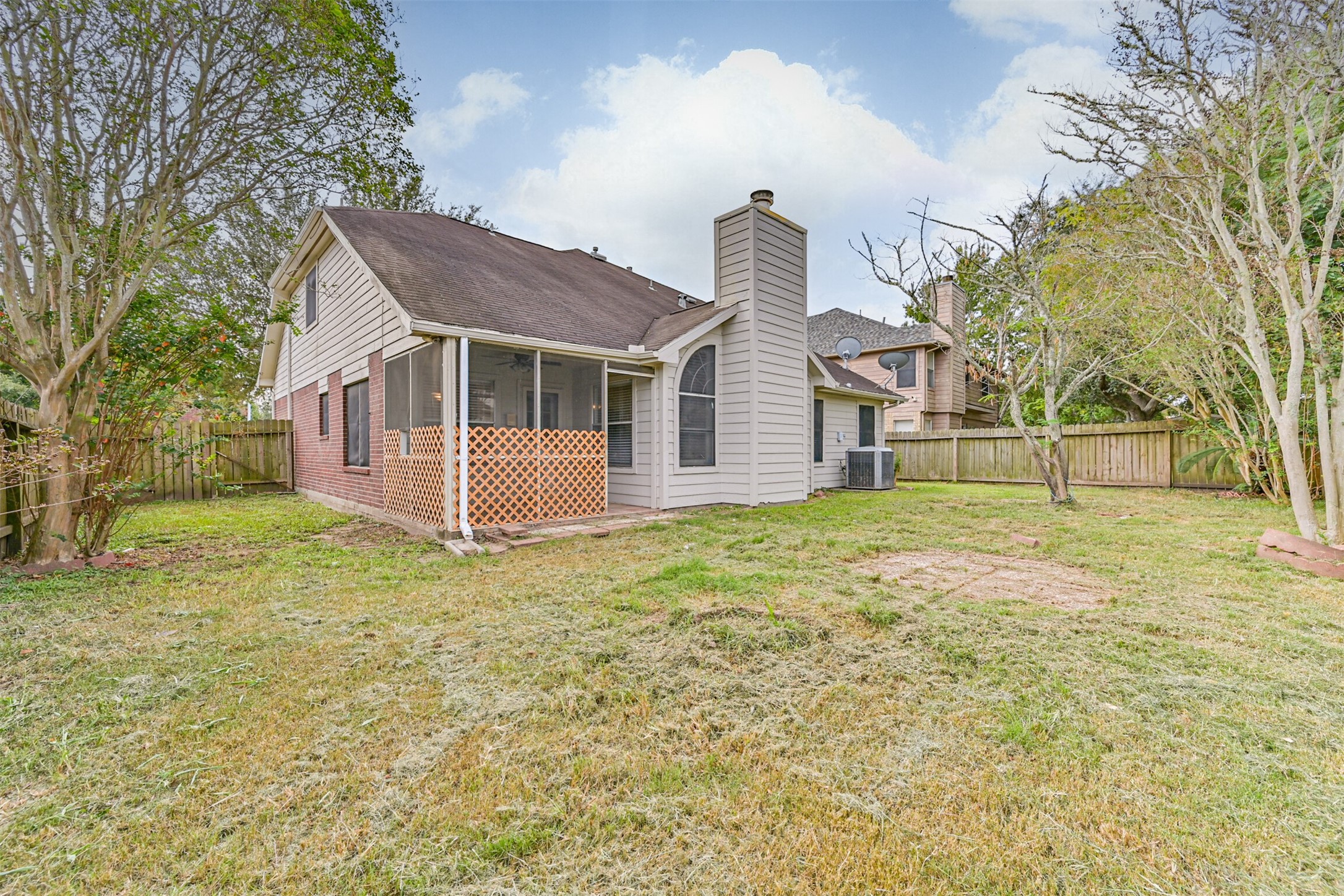 914 Chase Creek Circle, Bacliff, TX 77518