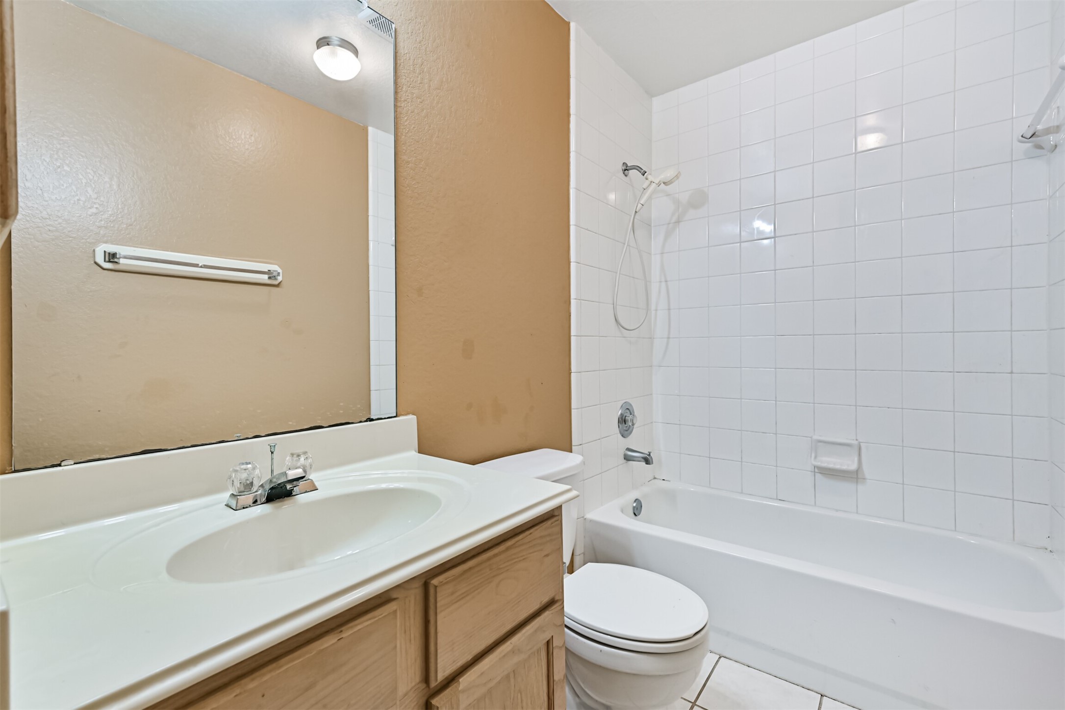Upstairs full bath