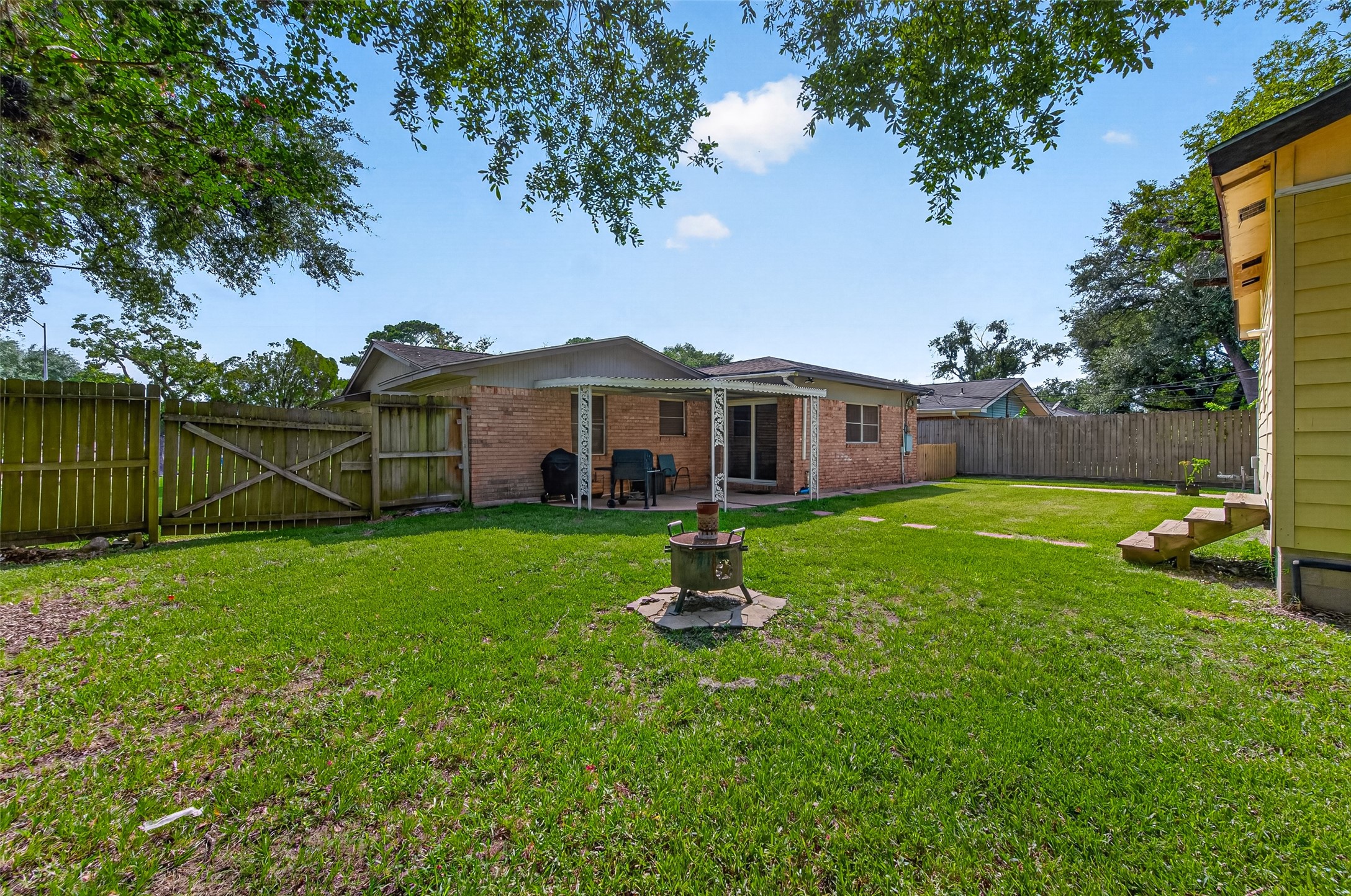 10635 Seaford Drive, Houston, TX 77089
