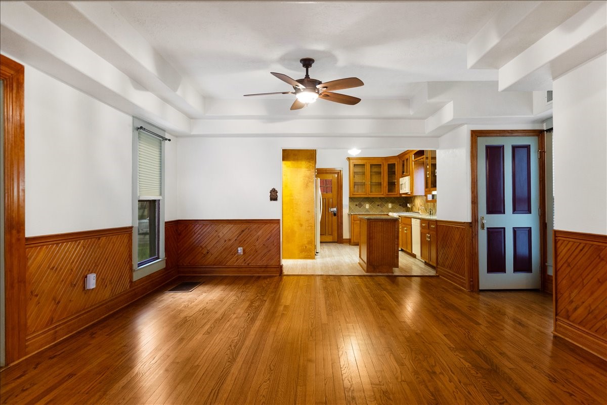 816 W Adoue Street, Alvin, TX 77511
