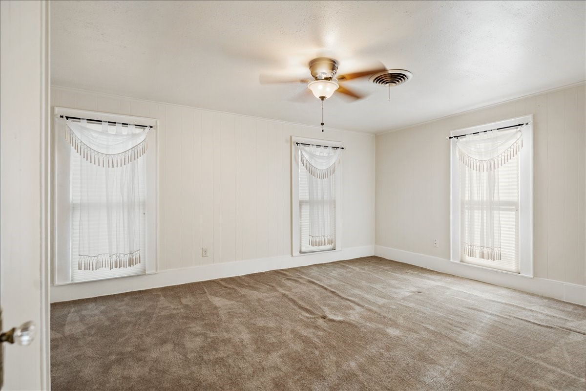 816 W Adoue Street, Alvin, TX 77511