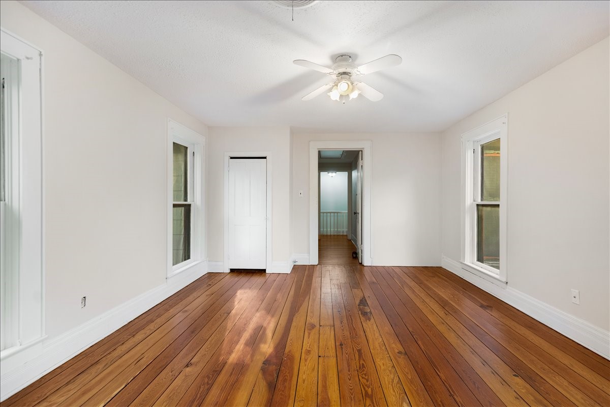 816 W Adoue Street, Alvin, TX 77511