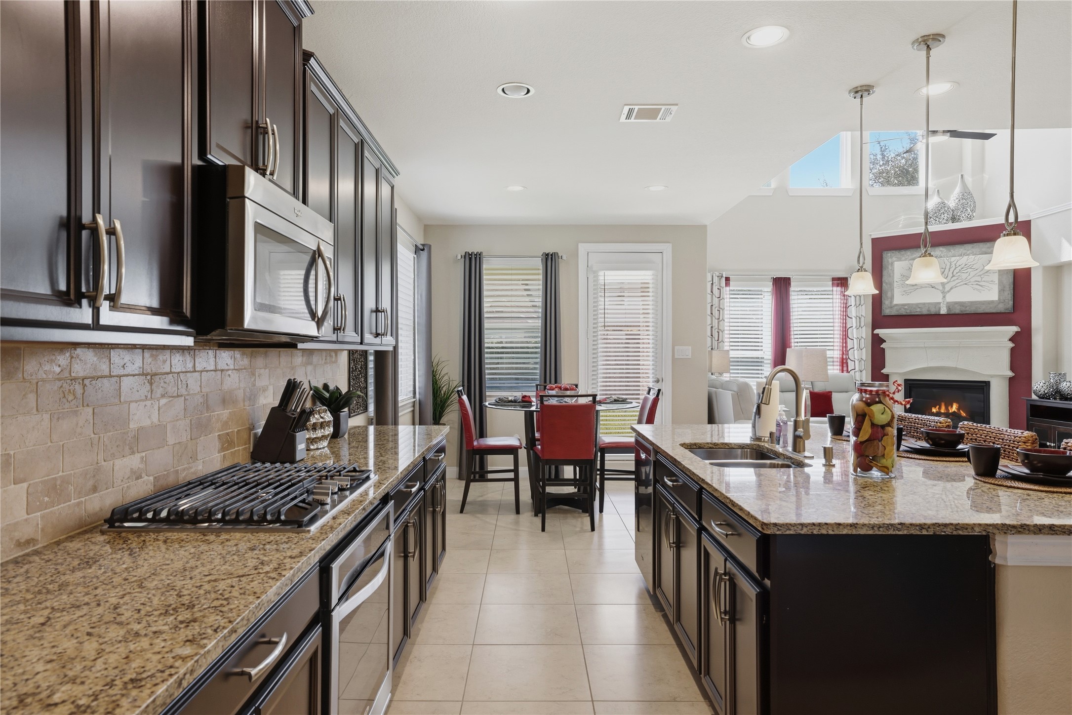 17105 Stillhouse Lake Court, Houston, TX 77044