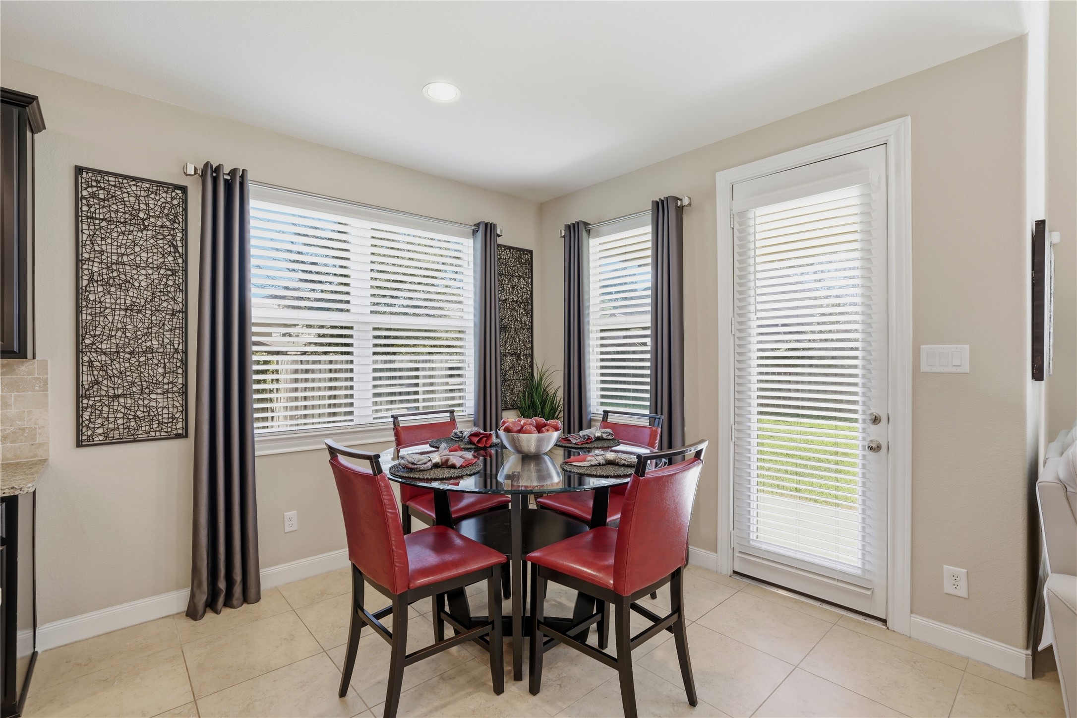 17105 Stillhouse Lake Court, Houston, TX 77044
