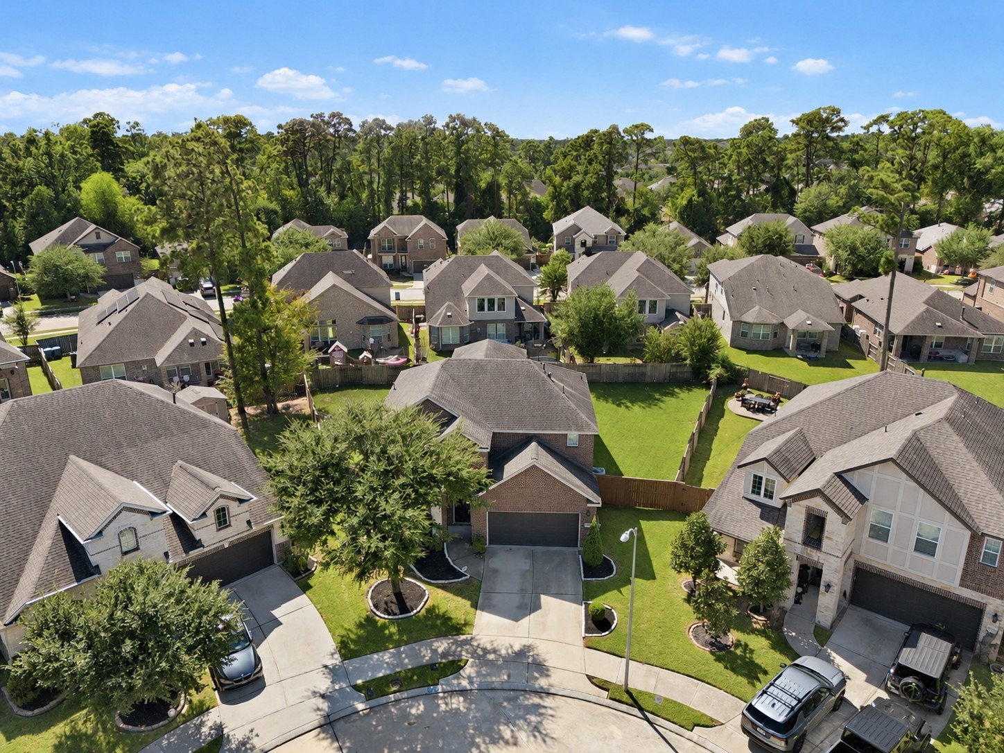 17105 Stillhouse Lake Court, Houston, TX 77044