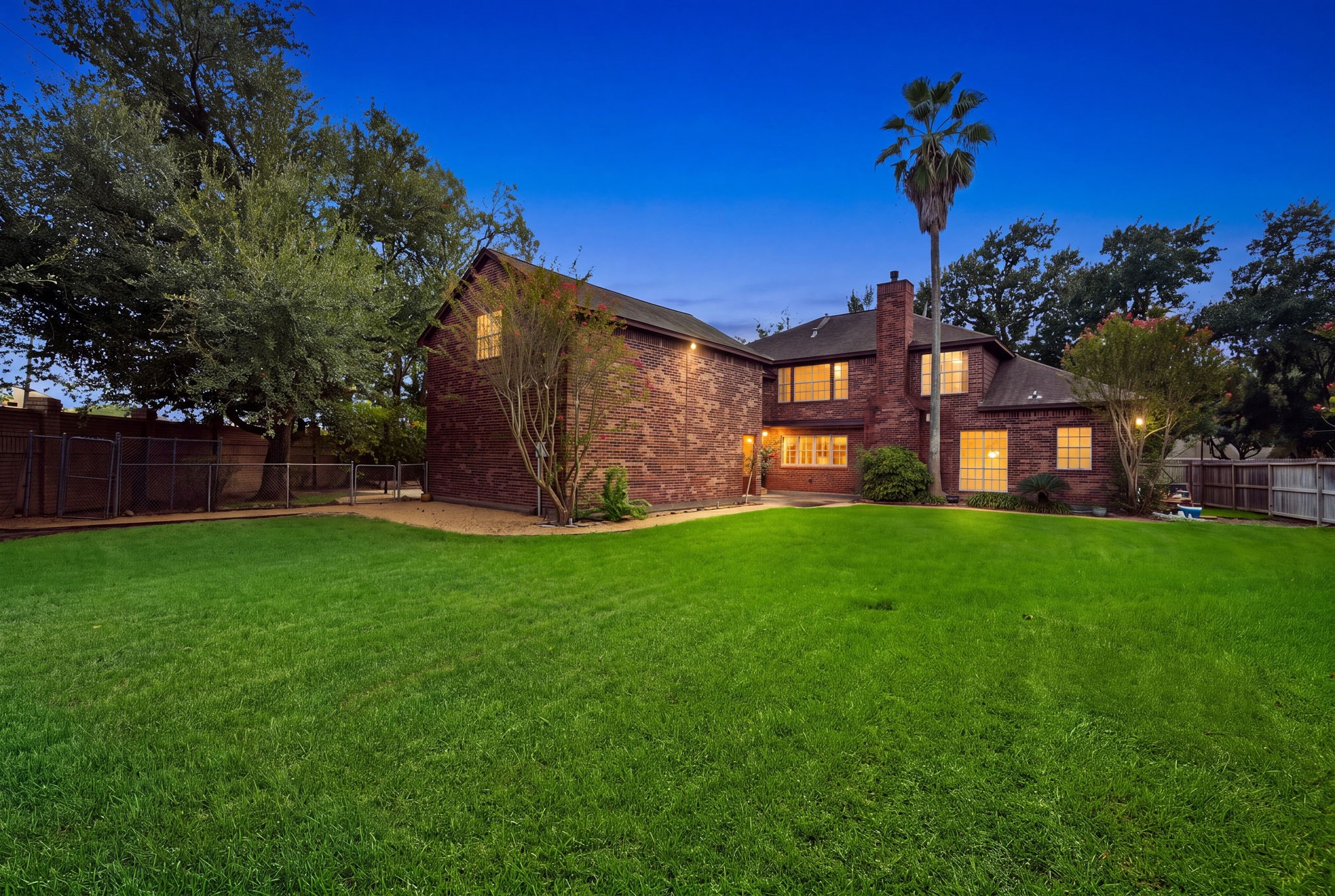 Spacious brick home with a large, lush backyard, surrounded by mature trees. Lot over 14,000sf! Spacious brick home with a large, lush backyard, surrounded by mature trees. Lot over 14,000sf!