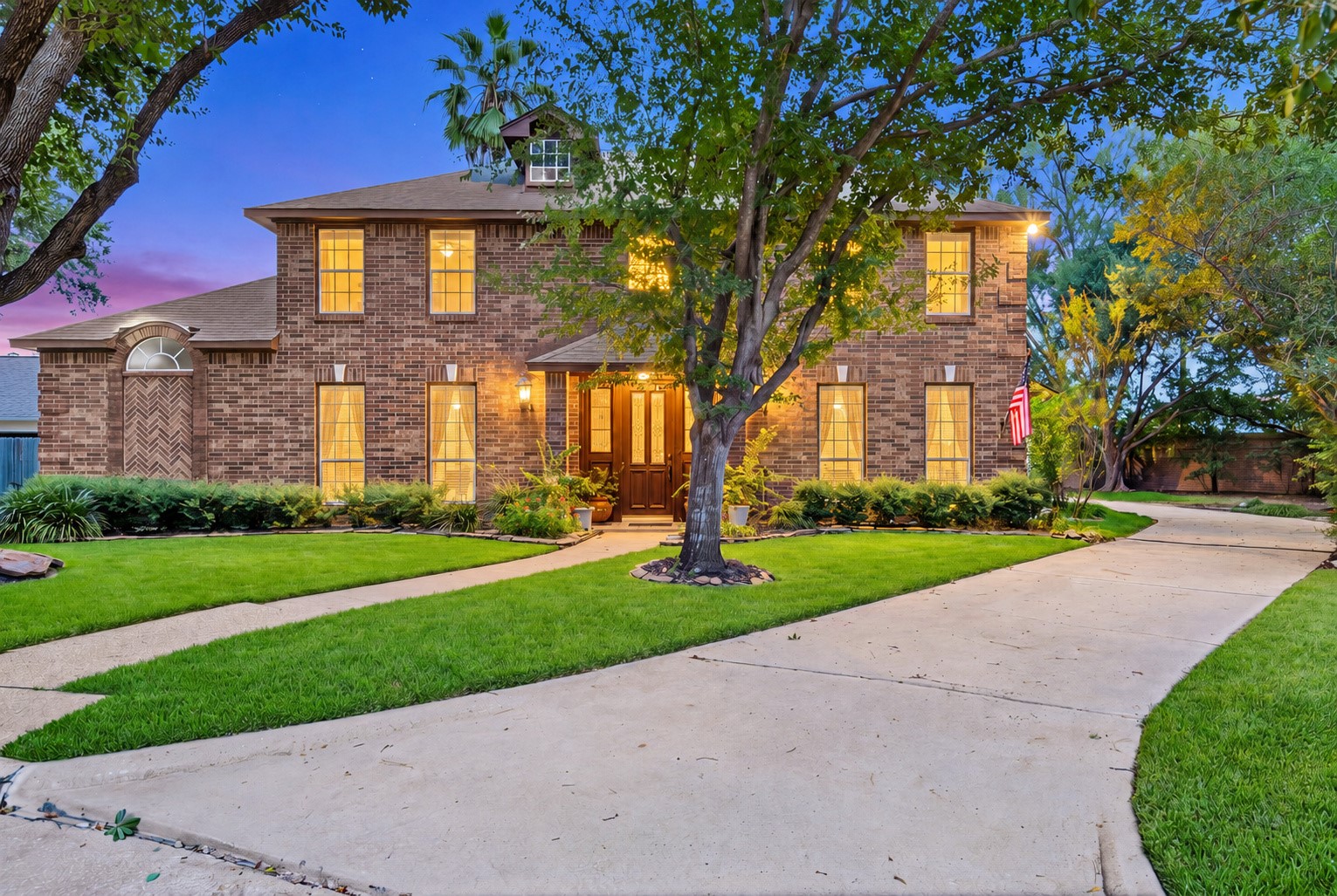 In the heart of Hearthstone, welcome to this stunning brick home with large windows, lush landscaping, and a welcoming pathway. In the heart of Hearthstone, welcome to this stunning brick home with large windows, lush landscaping, and a welcoming pathway.