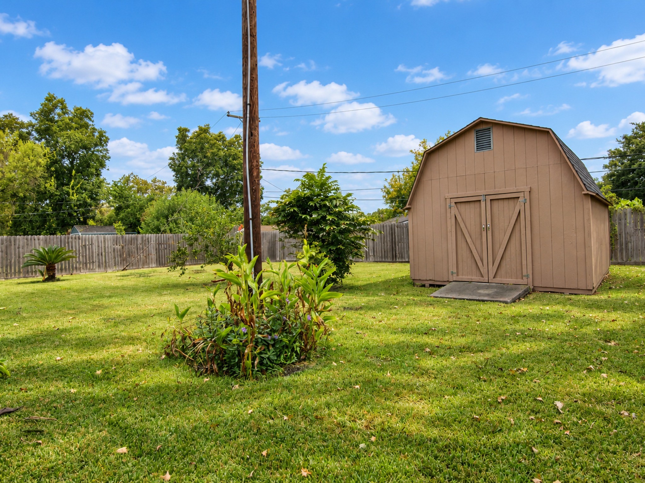 10323 Winding Trail Road, La Porte, TX 77571