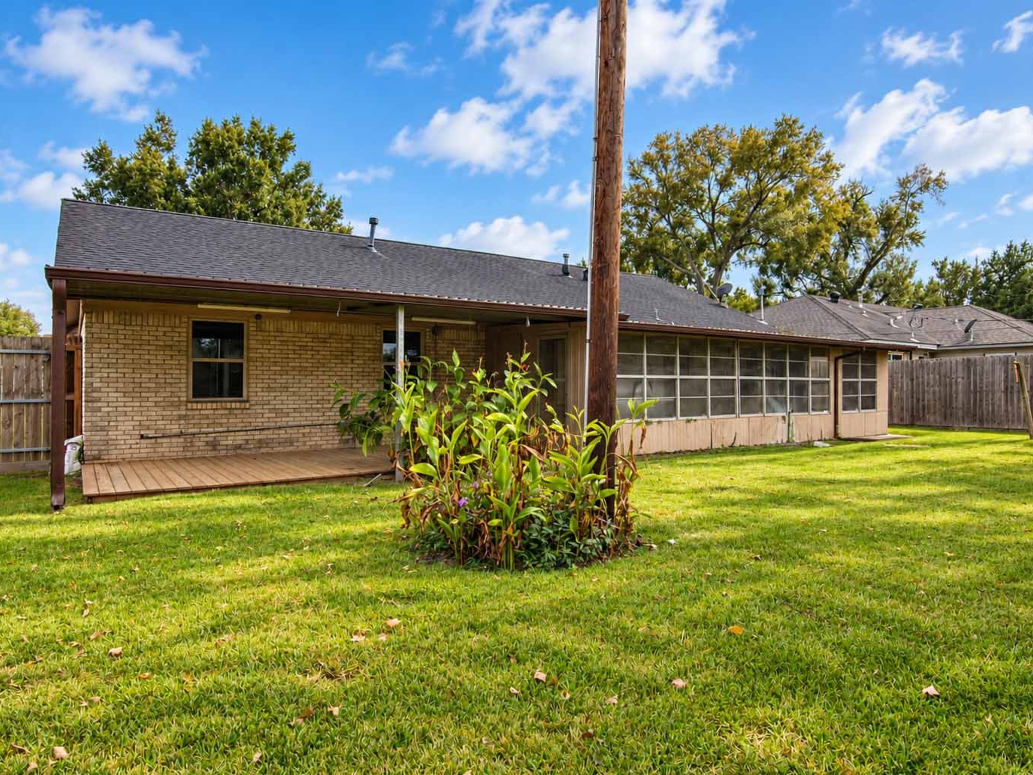 10323 Winding Trail Road, La Porte, TX 77571