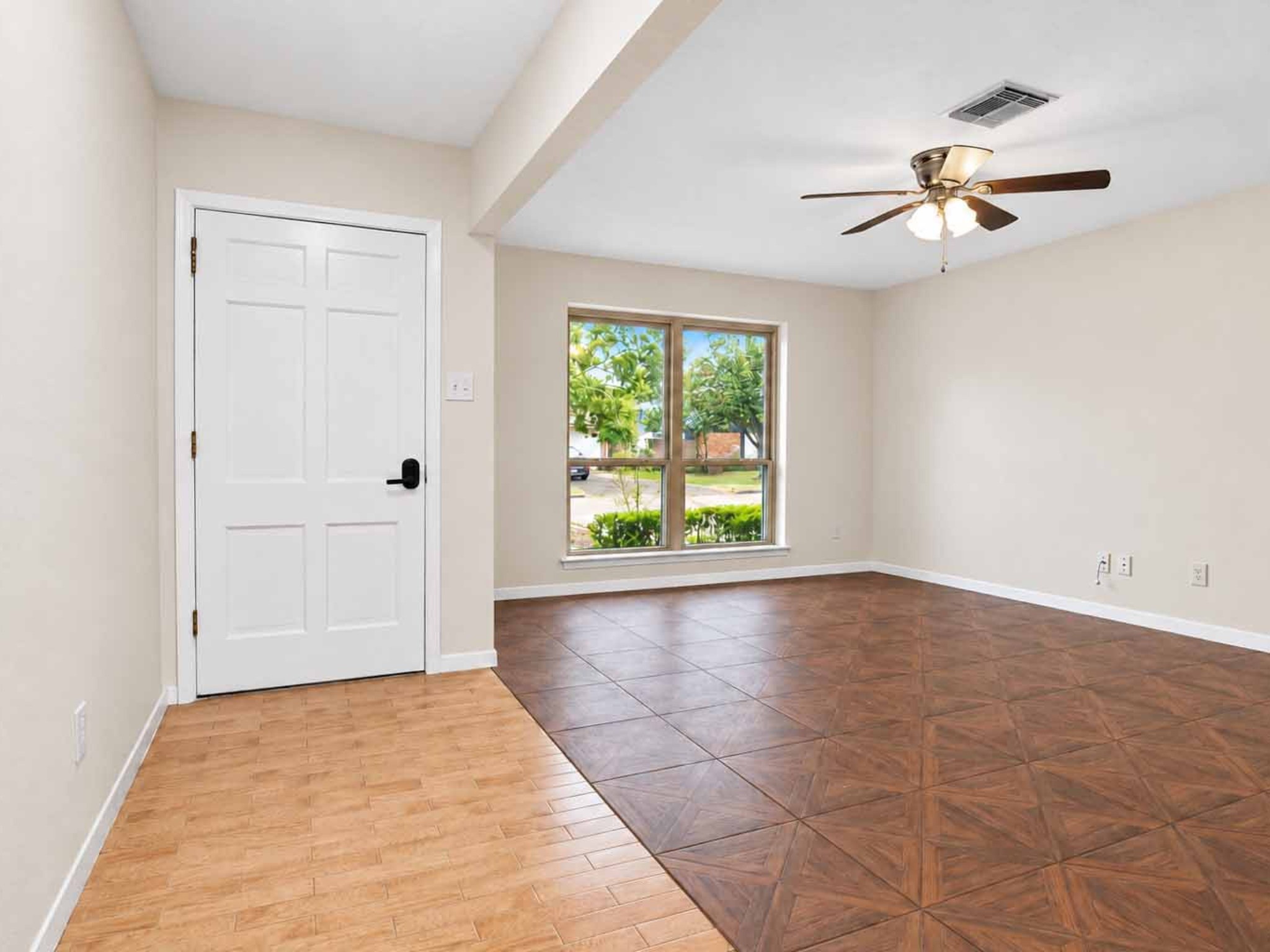 Dining room at entry.