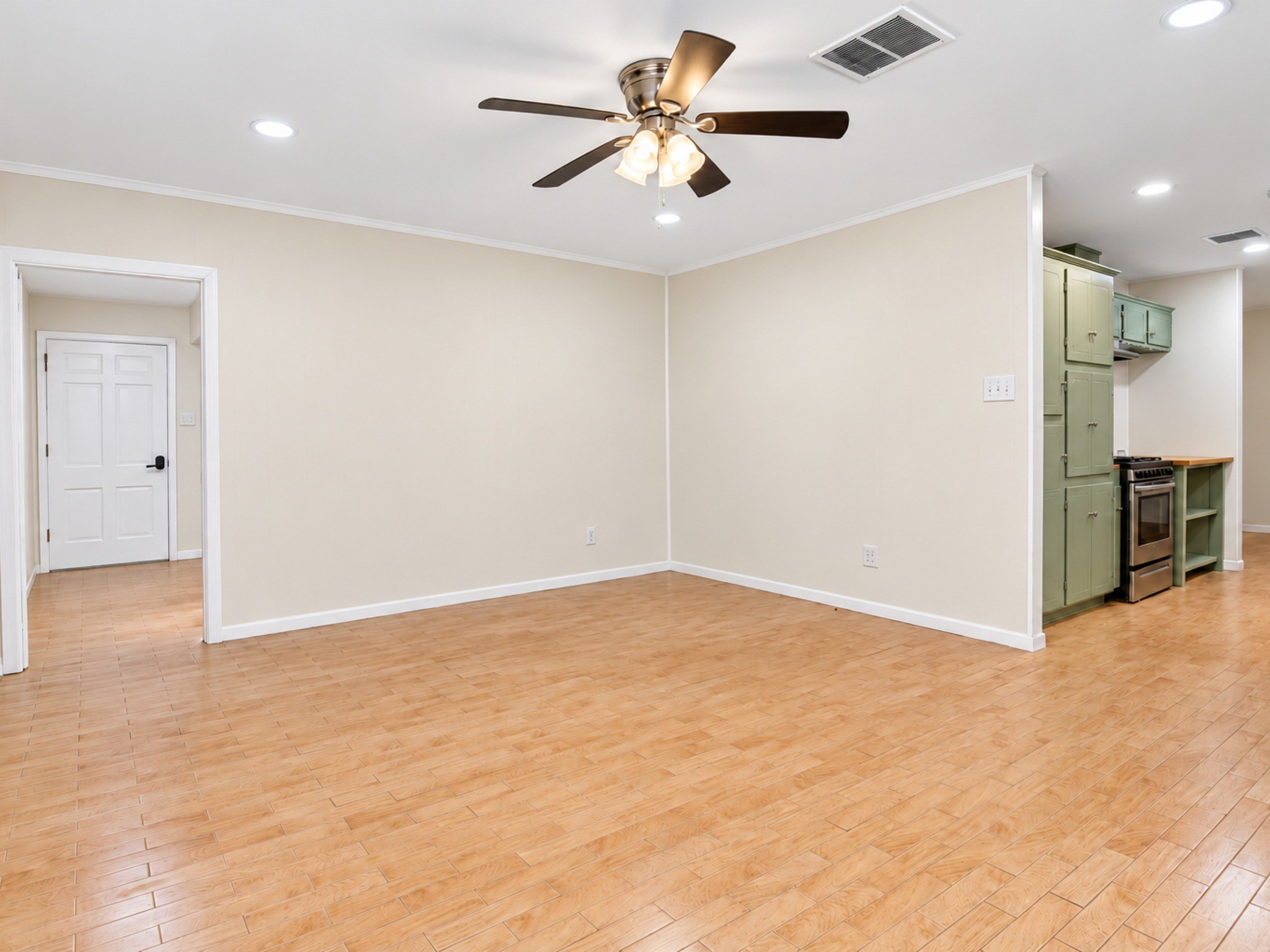 10323 Winding Trail Road, La Porte, TX 77571