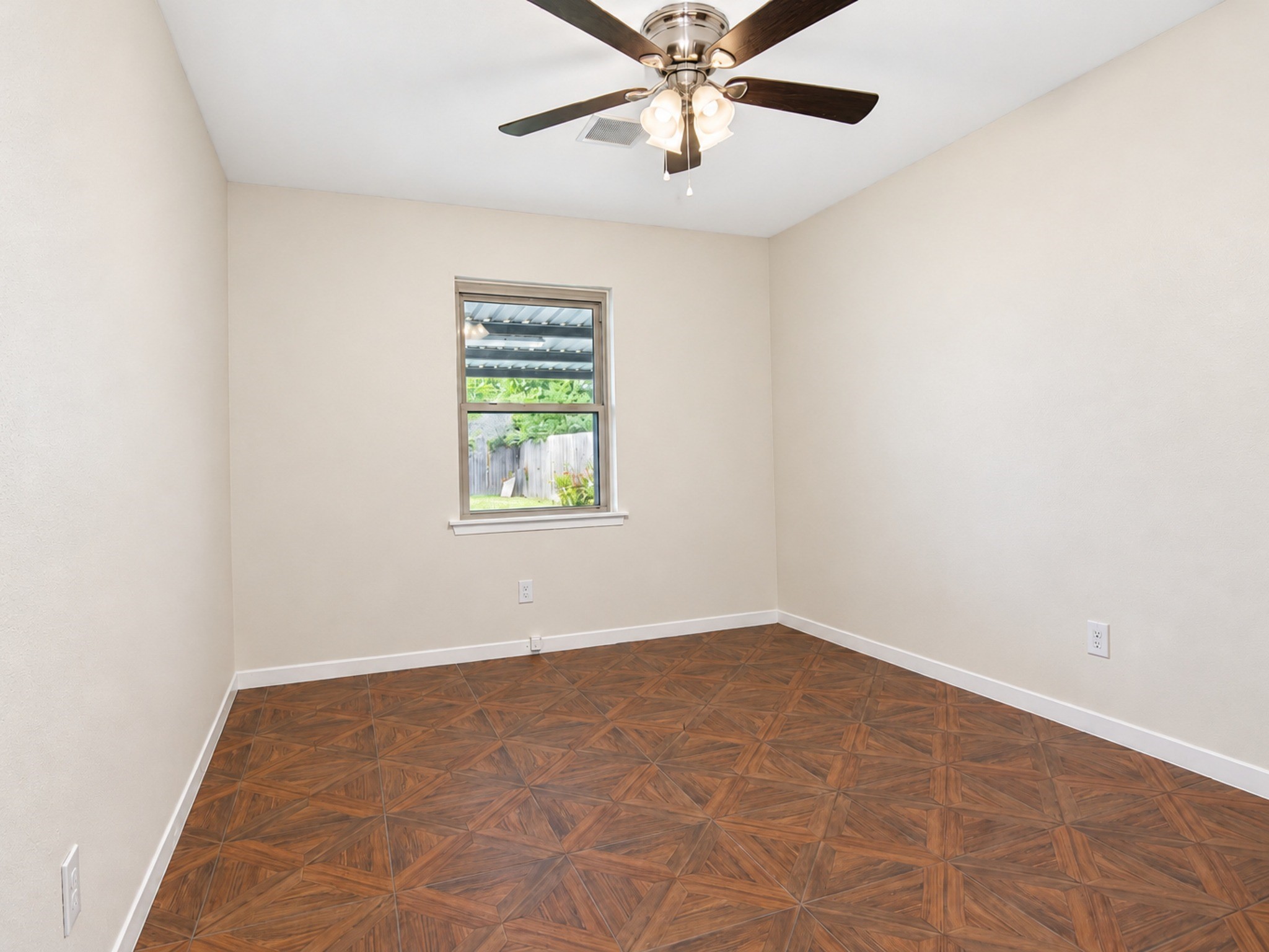 10323 Winding Trail Road, La Porte, TX 77571