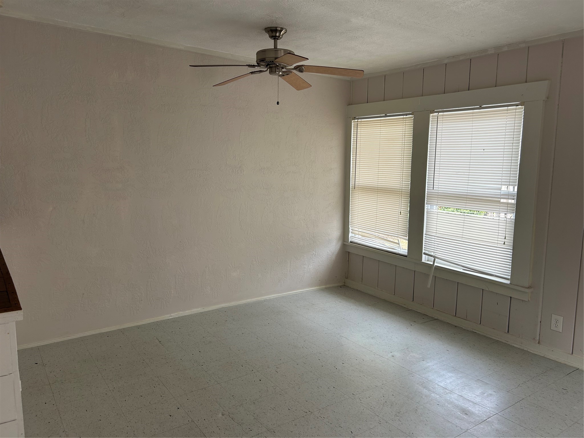 107 BAY OAKS Drive, La Porte, TX 77571