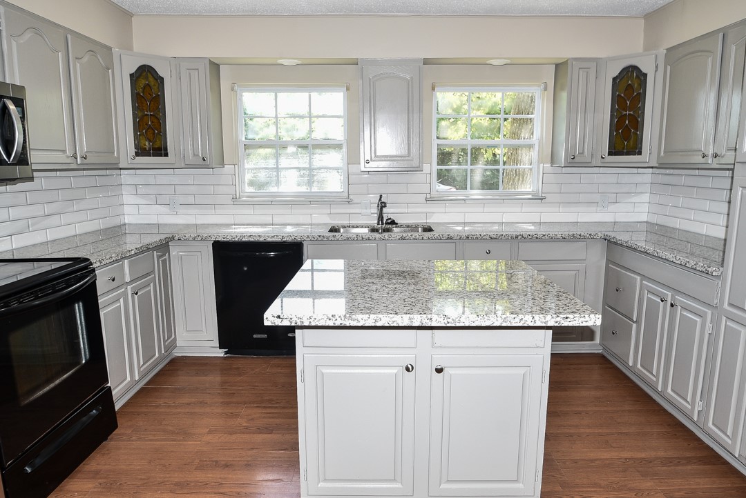 SFR-Kitchen closeup