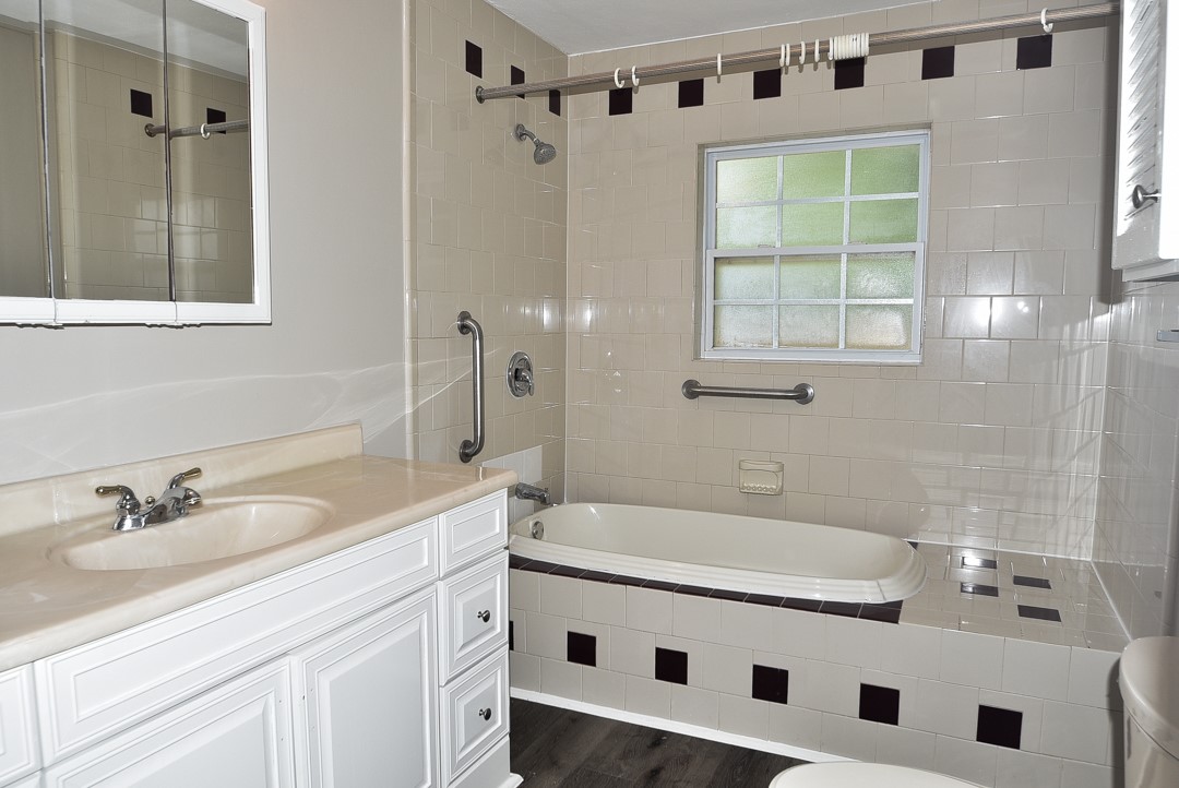 1030 Perkins Drive, Bacliff, TX 77518