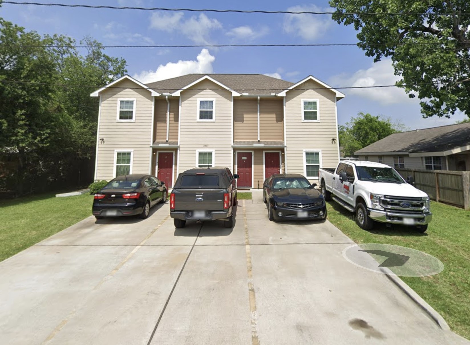 Triplex- 2bed/1.5bath