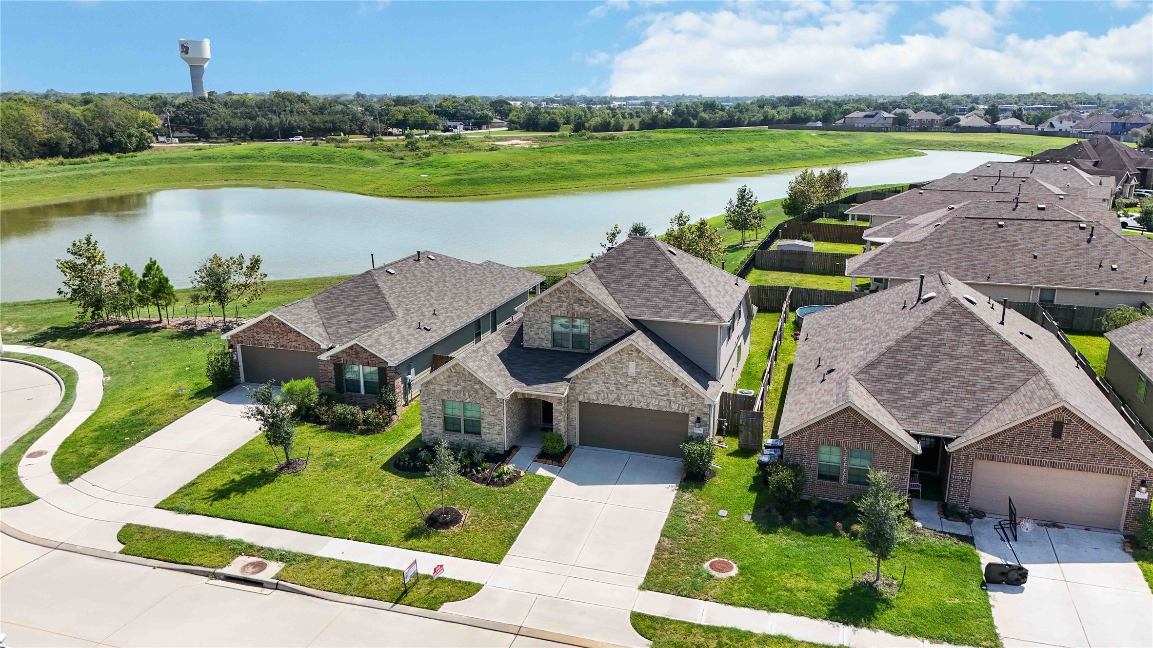 1173 Filly Creek Drive, Alvin, TX 77511