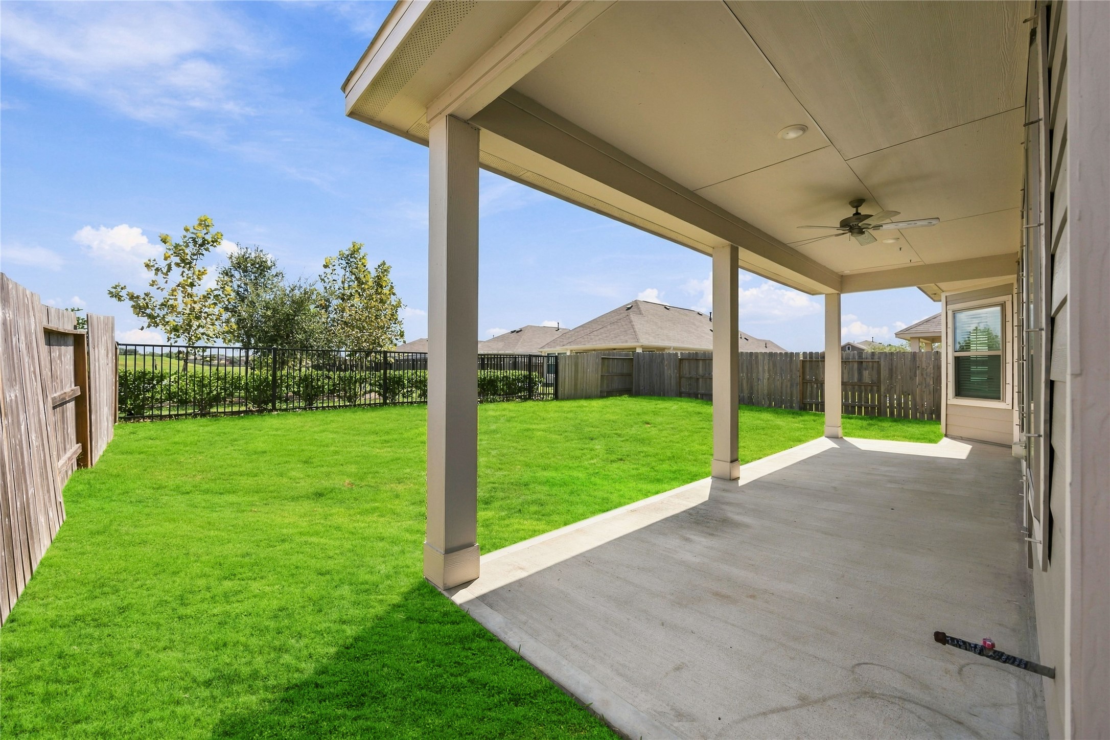 1173 Filly Creek Drive, Alvin, TX 77511