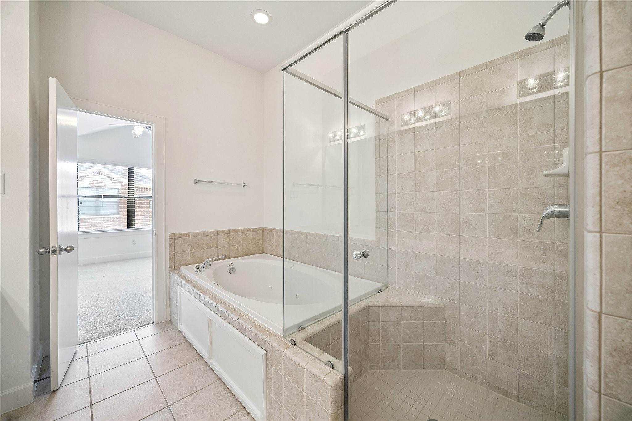 648 Westcross Street, #303, Houston, TX 77018