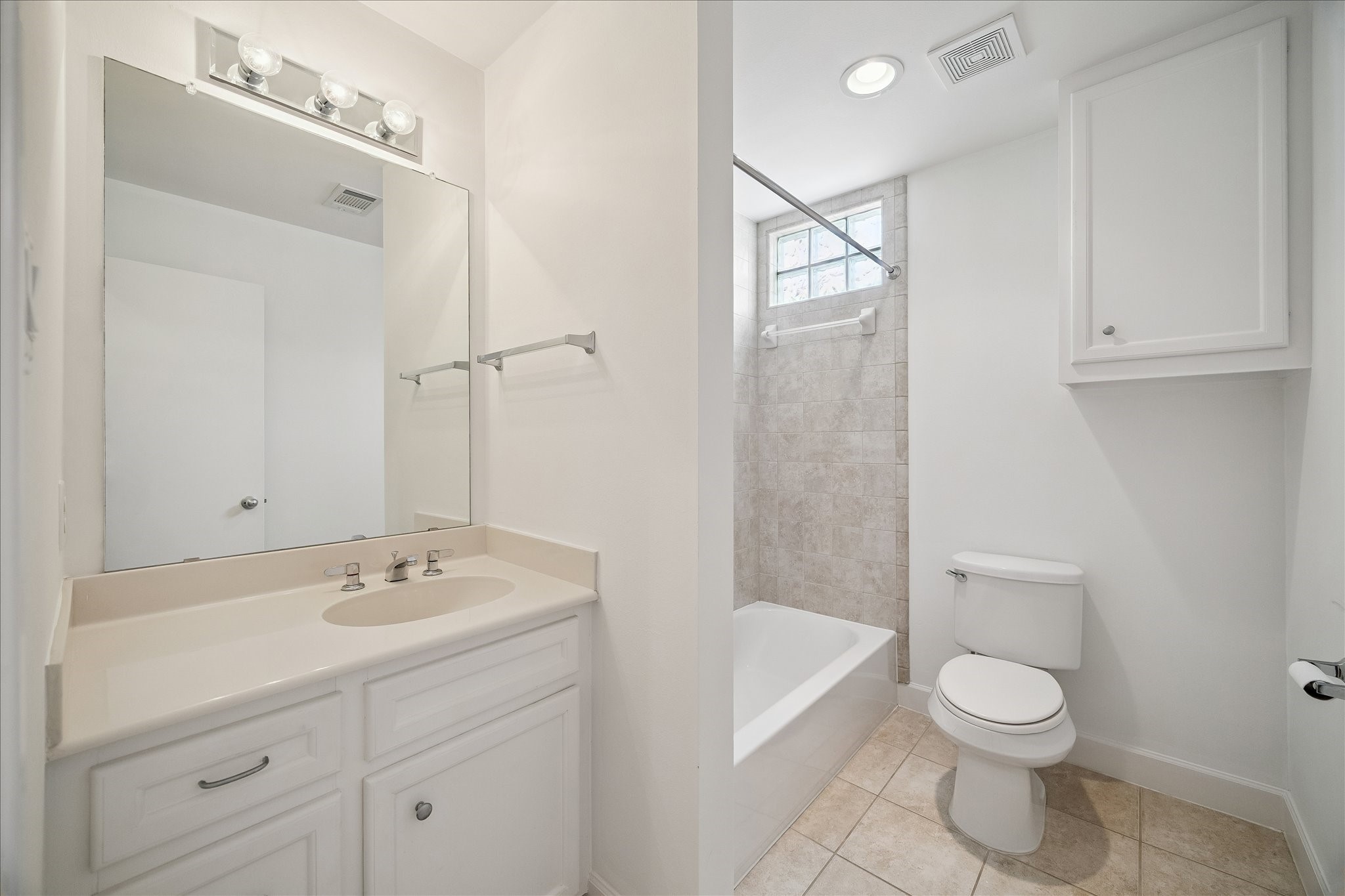648 Westcross Street, #303, Houston, TX 77018