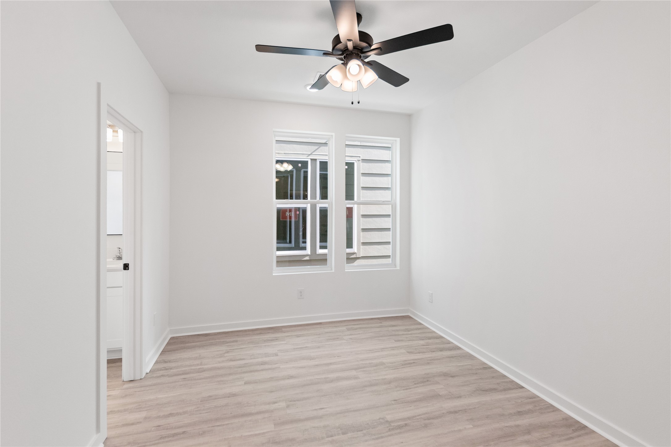 Secondary bedroom