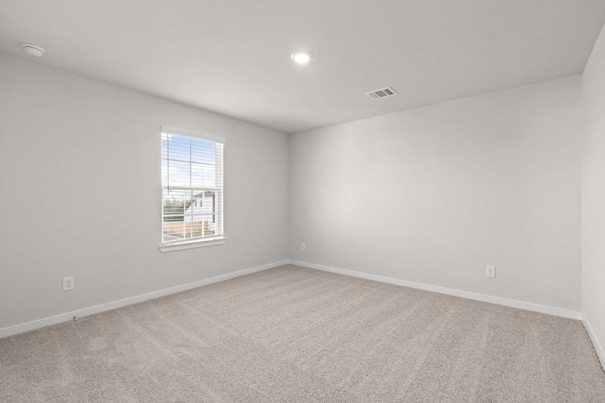 123 Water Grass Trail, Clute, TX 77531