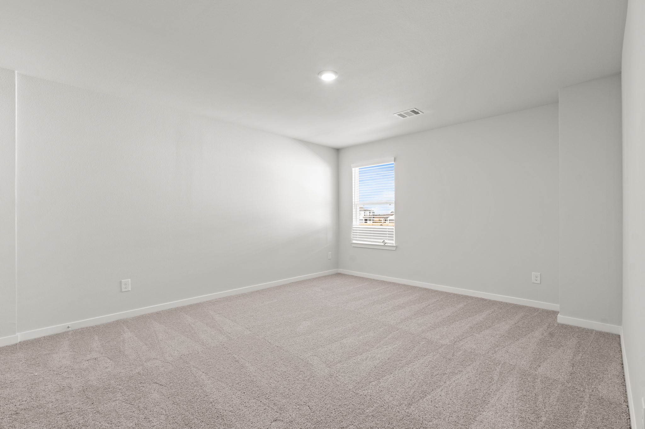 123 Water Grass Trail, Clute, TX 77531