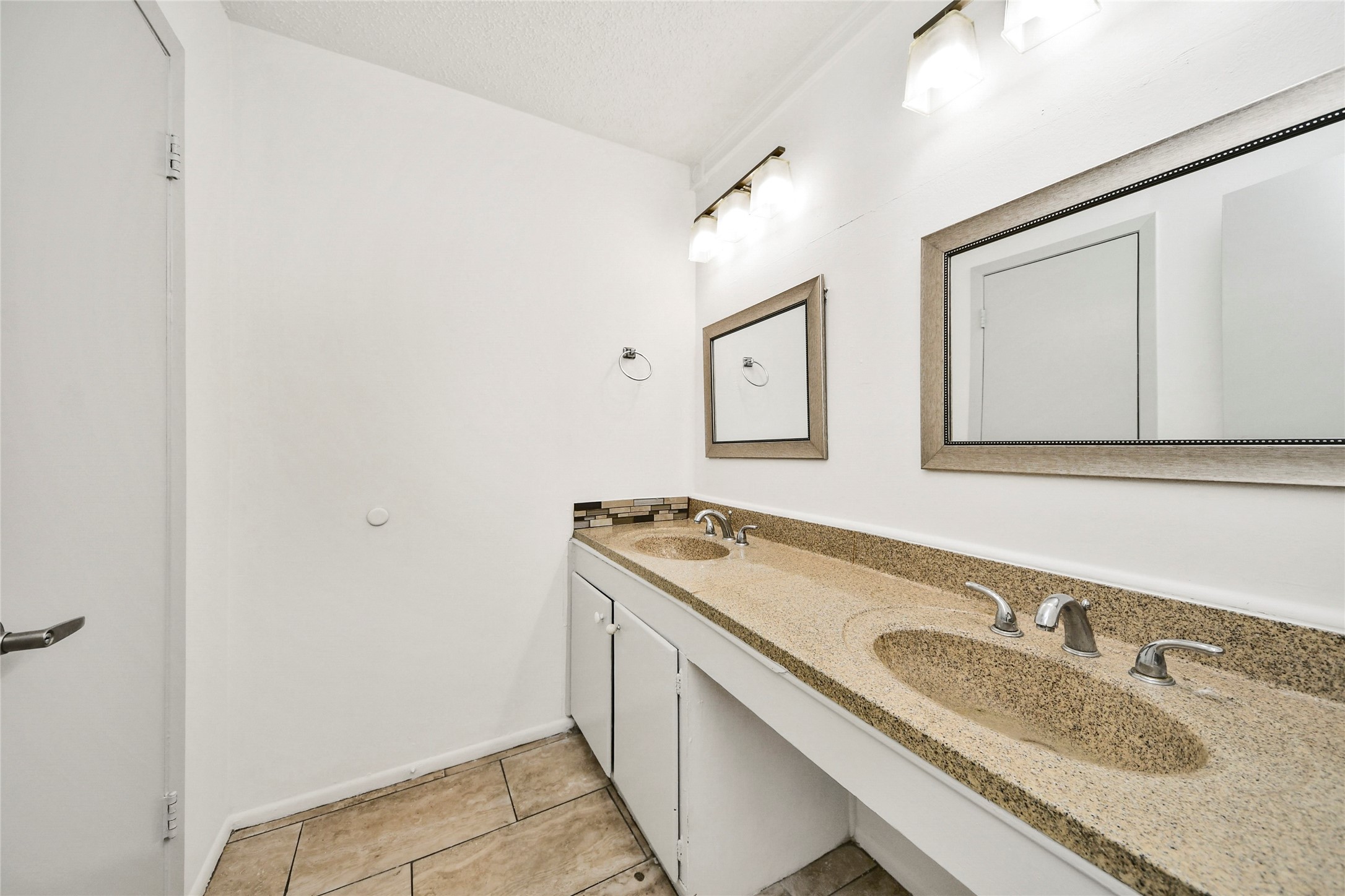 1240 Shadowdale Drive, #14, Houston, TX 77043