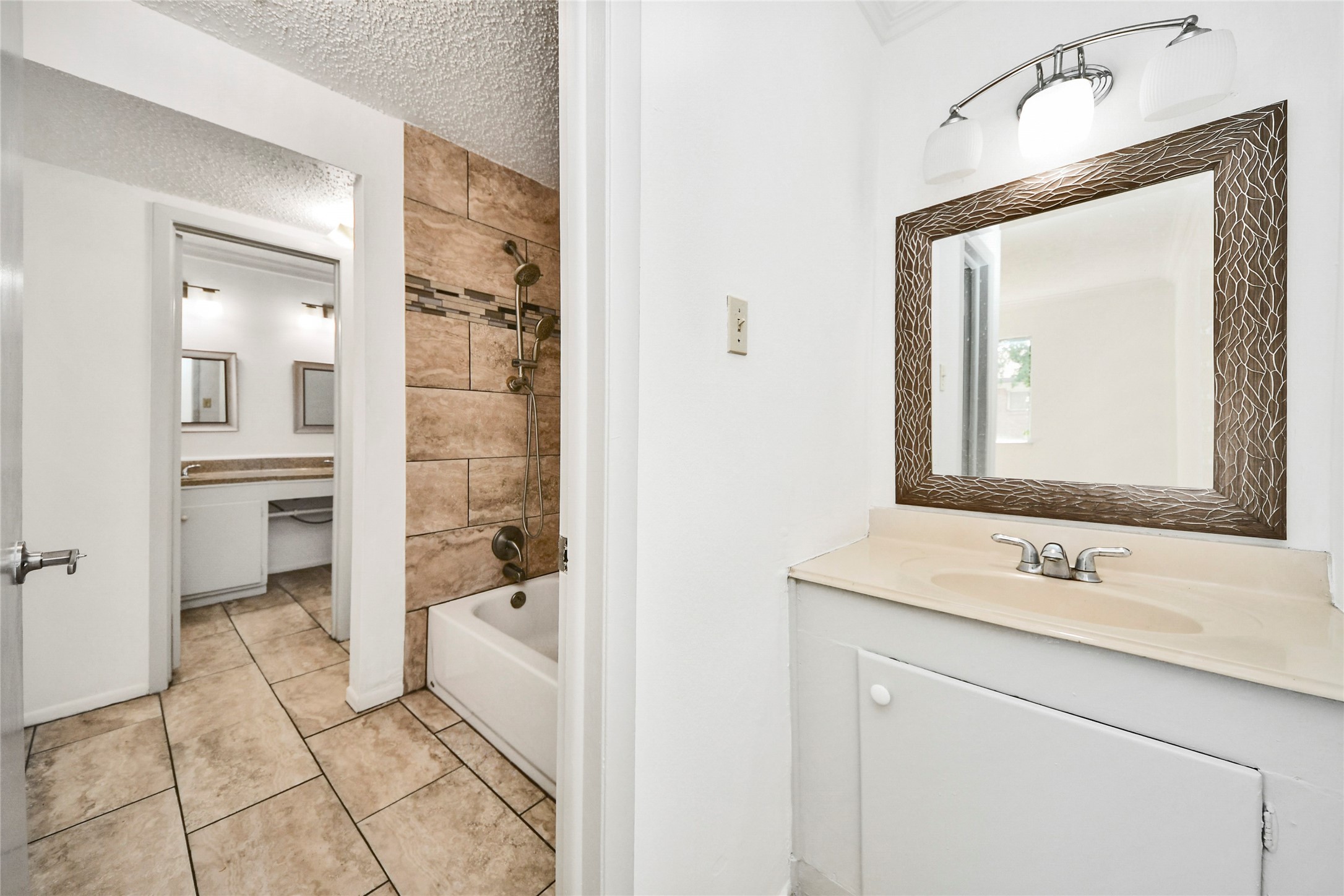 1240 Shadowdale Drive, #14, Houston, TX 77043