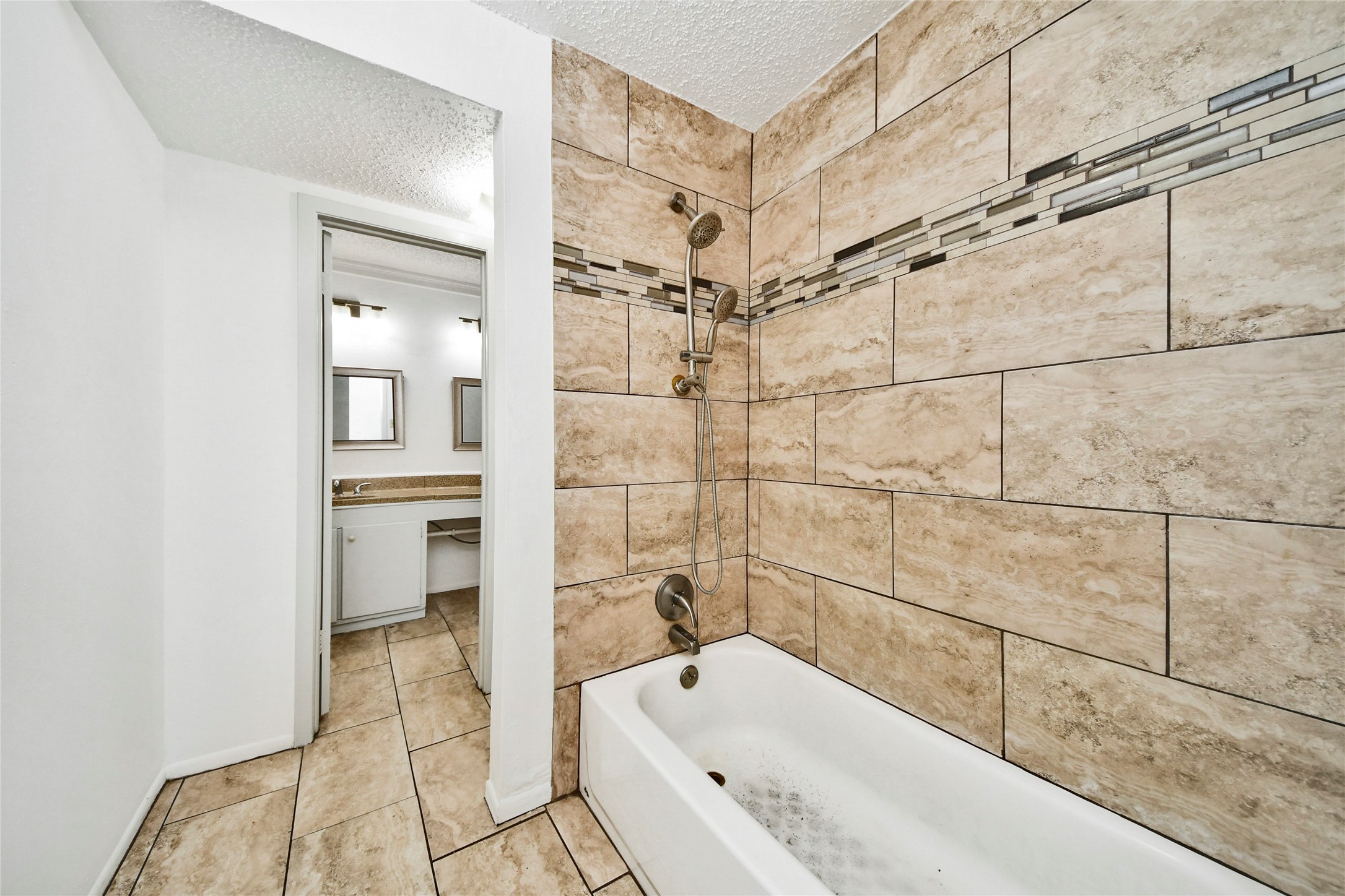 1240 Shadowdale Drive, #14, Houston, TX 77043