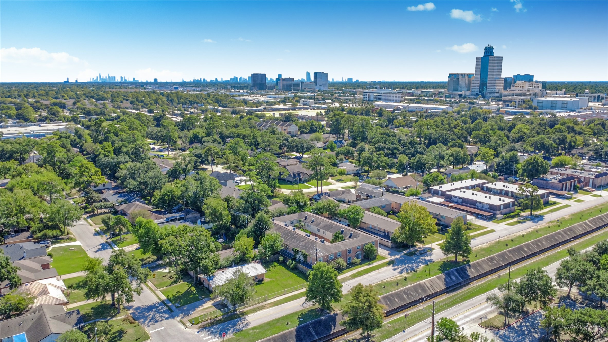 1240 Shadowdale Drive, #14, Houston, TX 77043