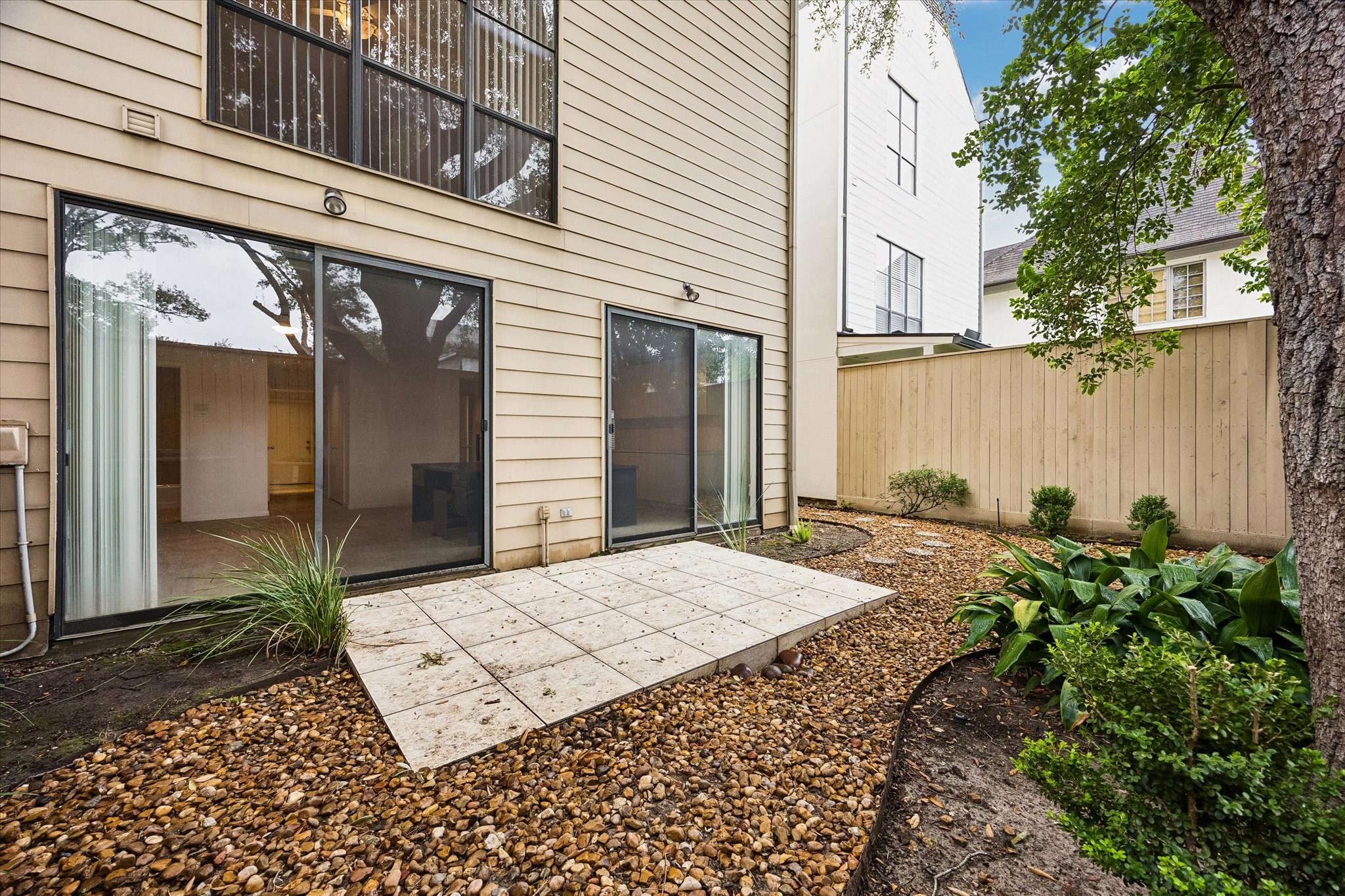THIS IS THE SPACIOUS BACK YARD.  THIS HAS ROOM FOR A WONDERFUL GARDEN AND OUTDOOR LIVING.  JUST BRING YOUR PLANS. ALSO ROOM FOR CHILDREN'S SWING-SET.
