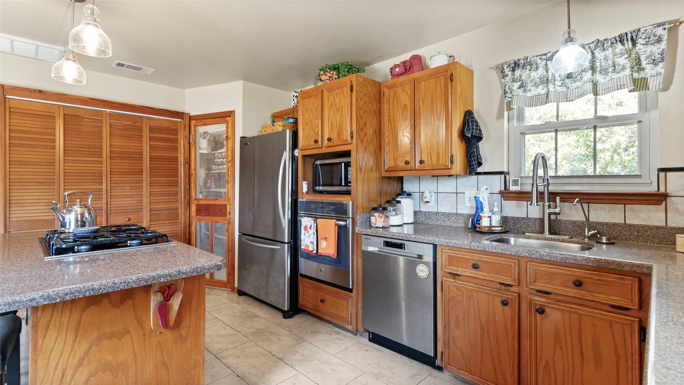 5101 W Zephyr Drive, #C378B, Alvin, TX 77511