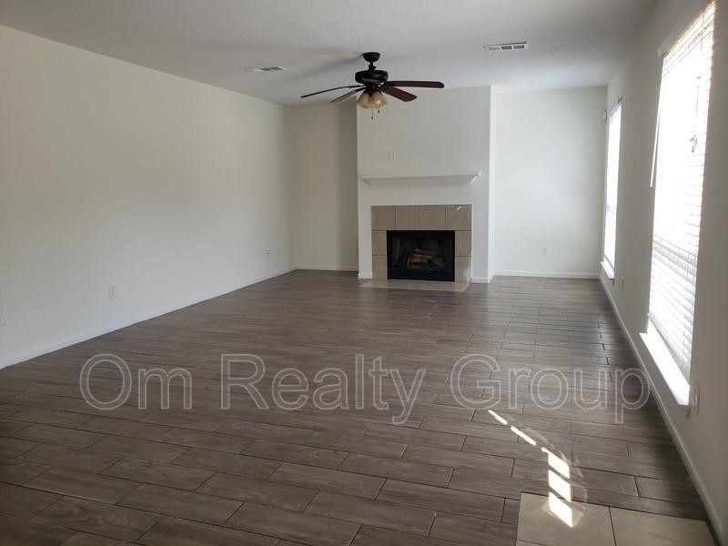 6655 Stonefort Ct, Katy, TX 77449