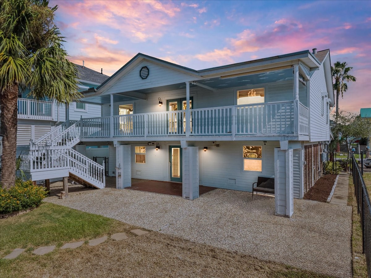 1172 Sailfish Street, Hitchcock, TX 77563