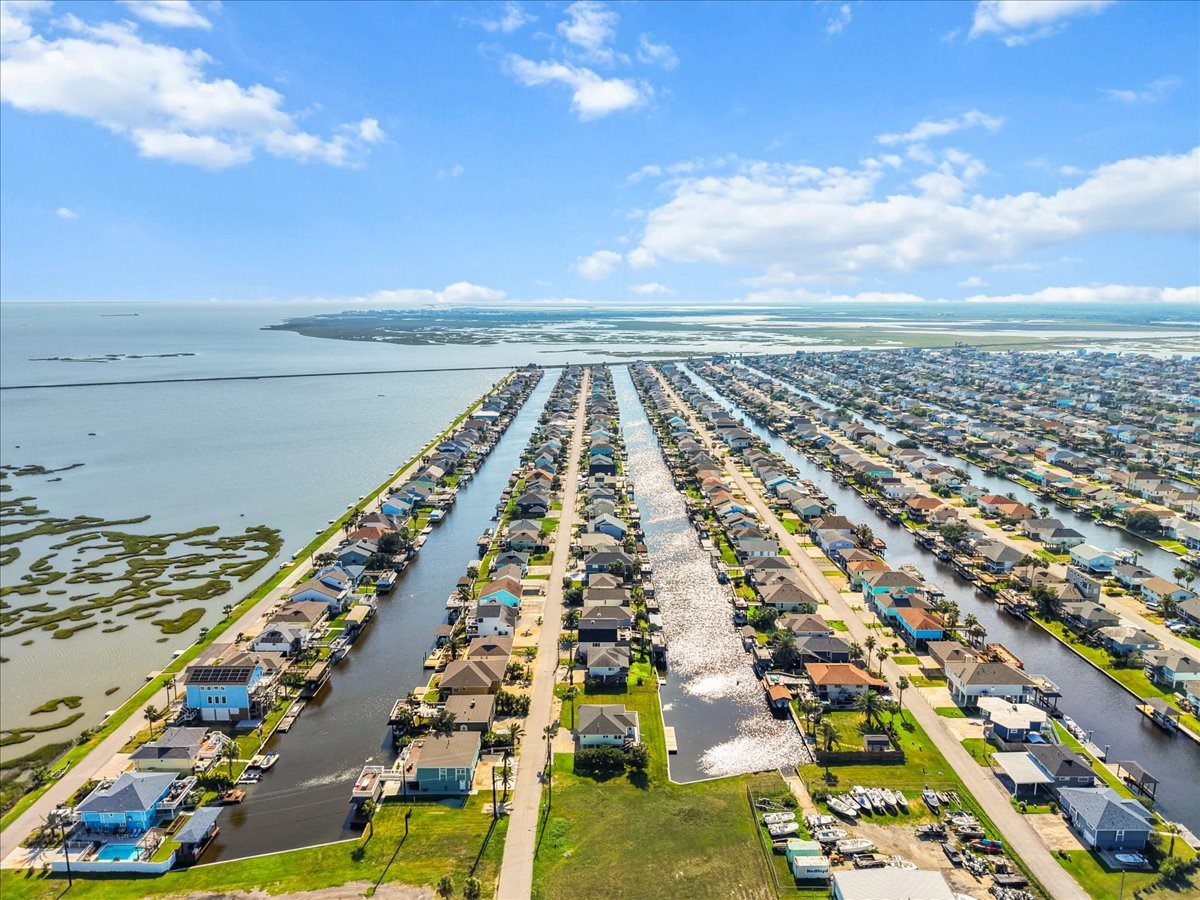 1172 Sailfish Street, Hitchcock, TX 77563 1172 Sailfish Street, Hitchcock, TX 77563