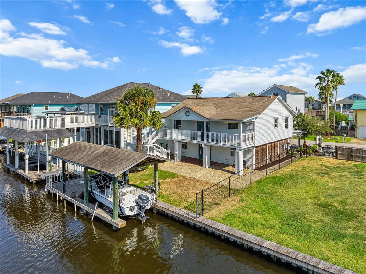 1172 Sailfish Street, Hitchcock, TX 77563
