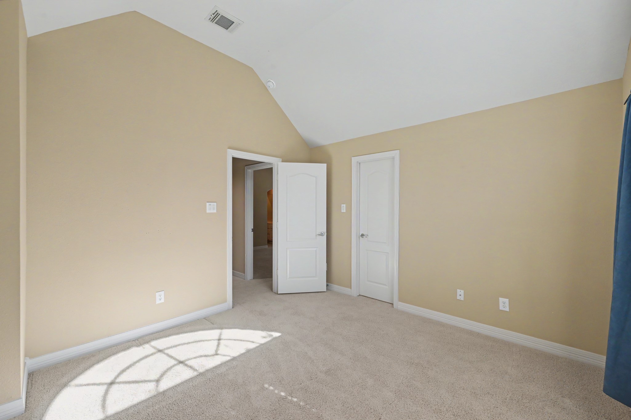 Upstairs bedroom 2