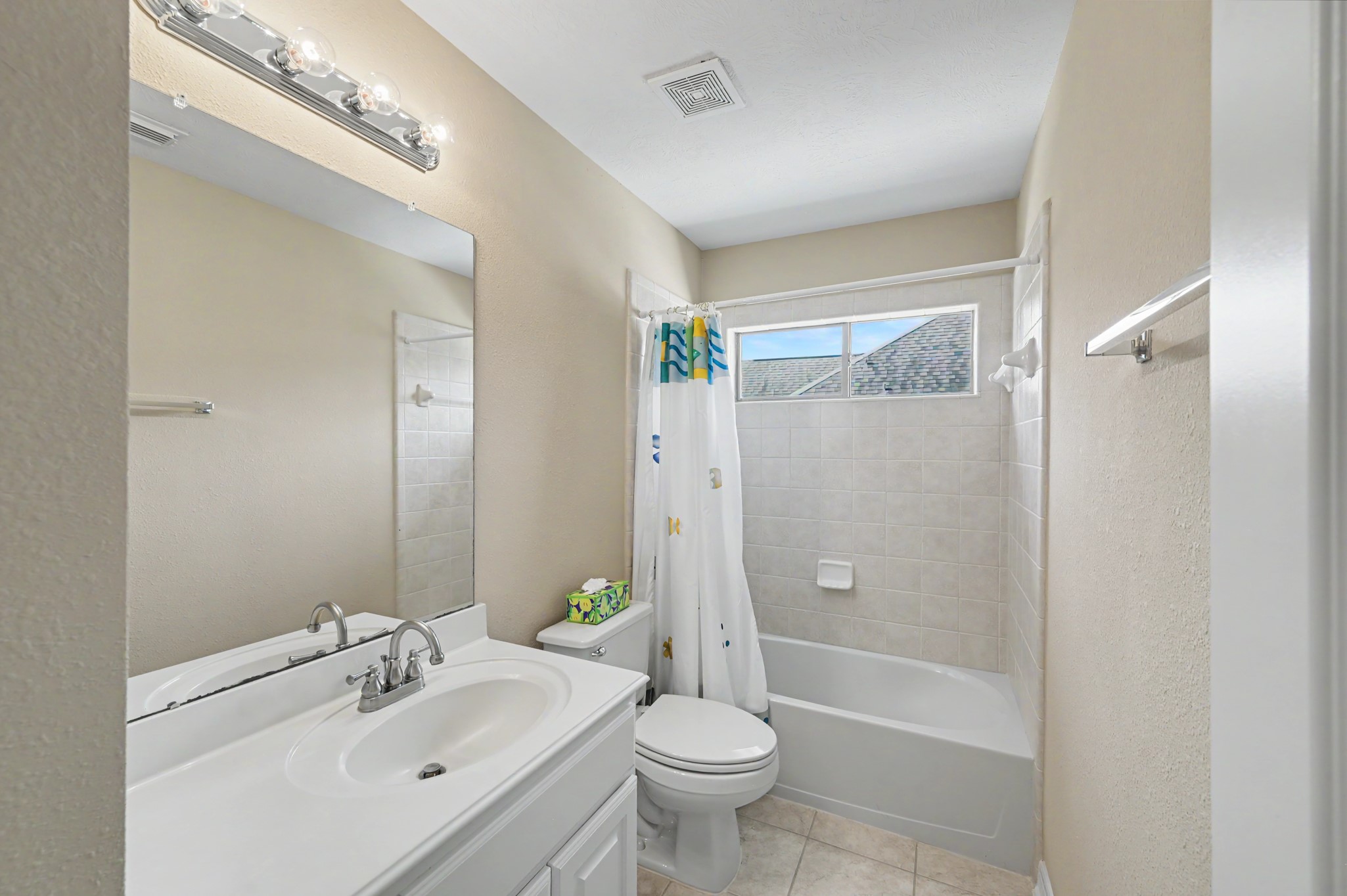Upstairs Bath 1